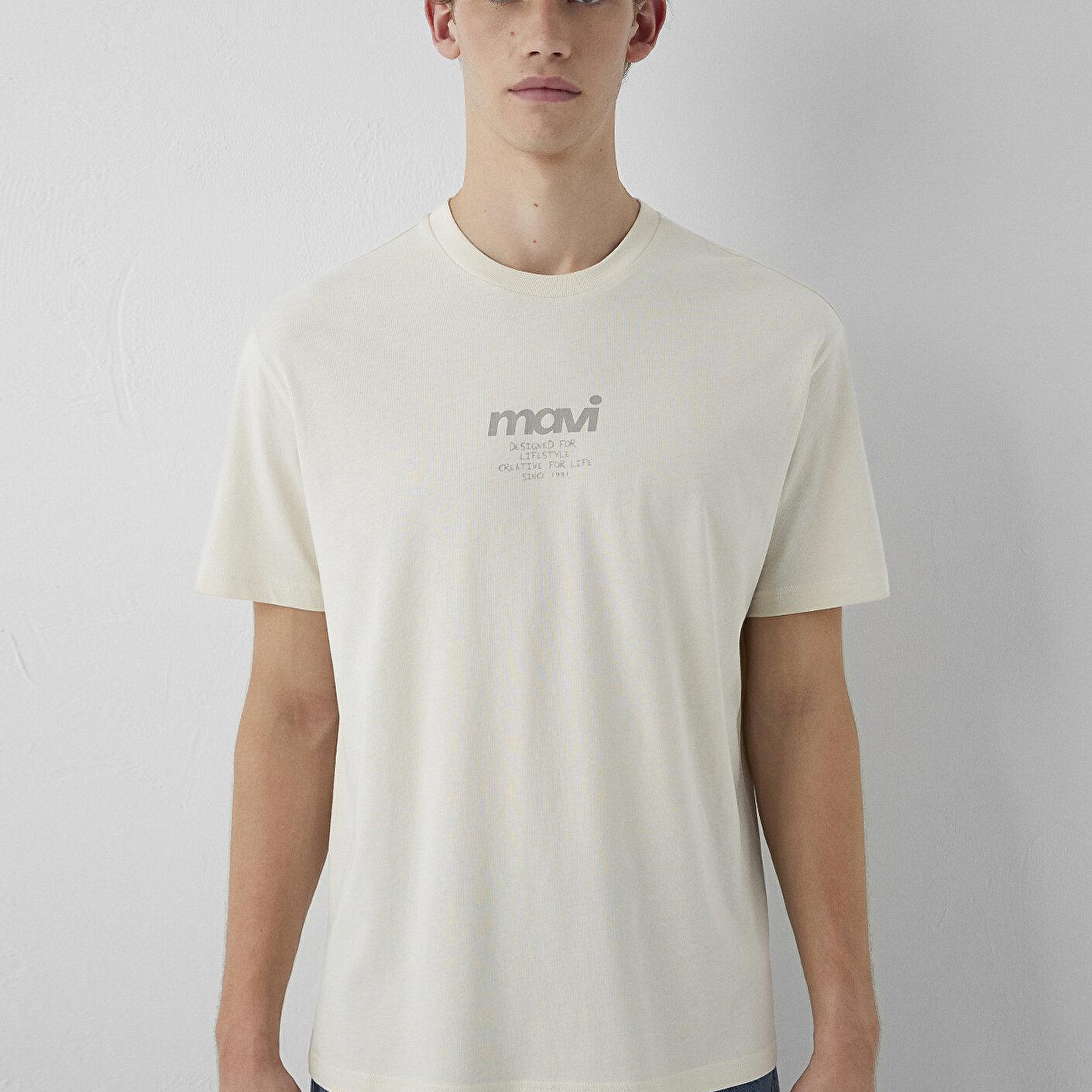 Mavi Mavi Logo Baskılı Bej Tişört Loose Fit / Bol Rahat Kesim 0613673-70134