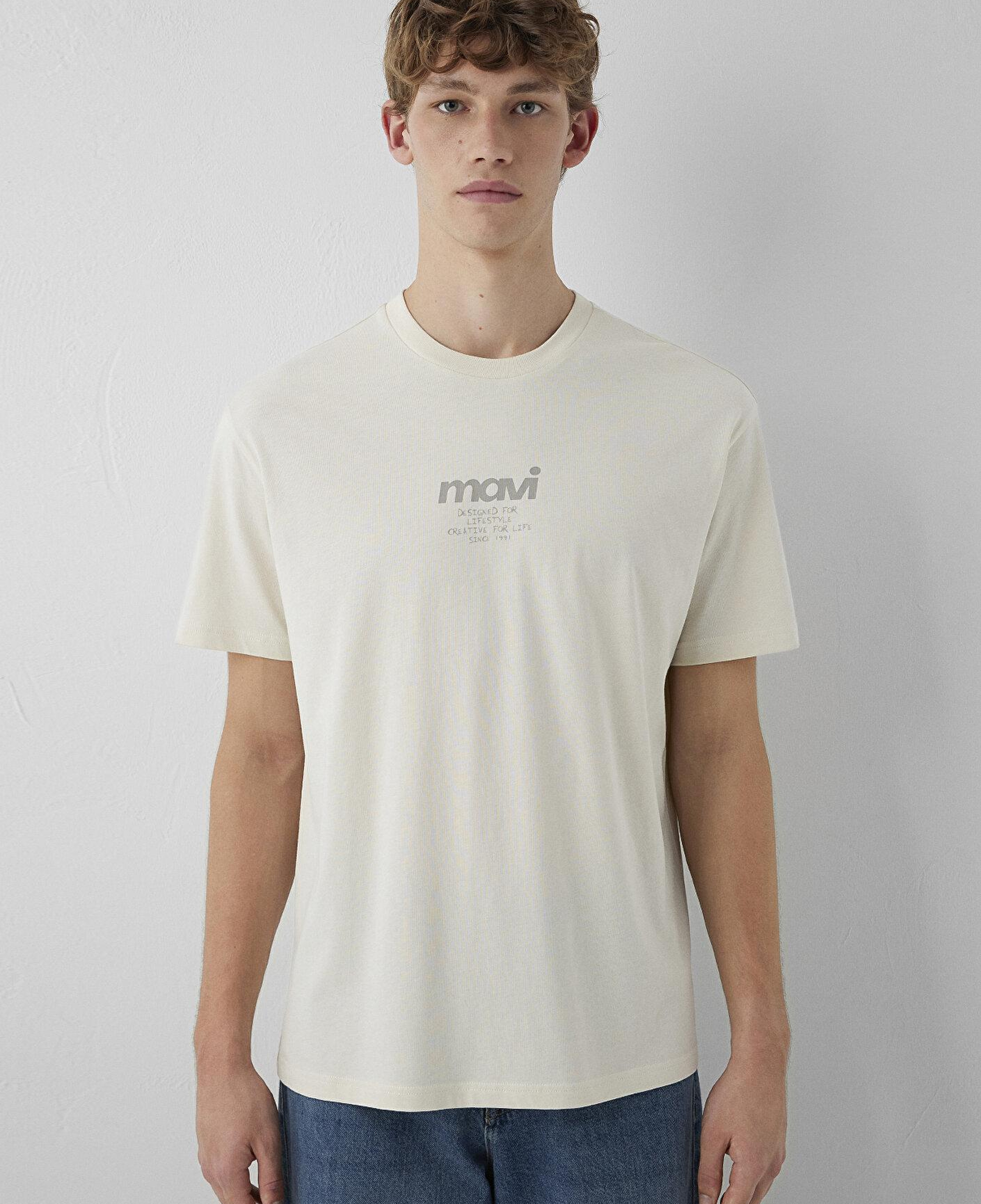 Mavi Mavi Logo Baskılı Bej Tişört Loose Fit / Bol Rahat Kesim 0613673-70134