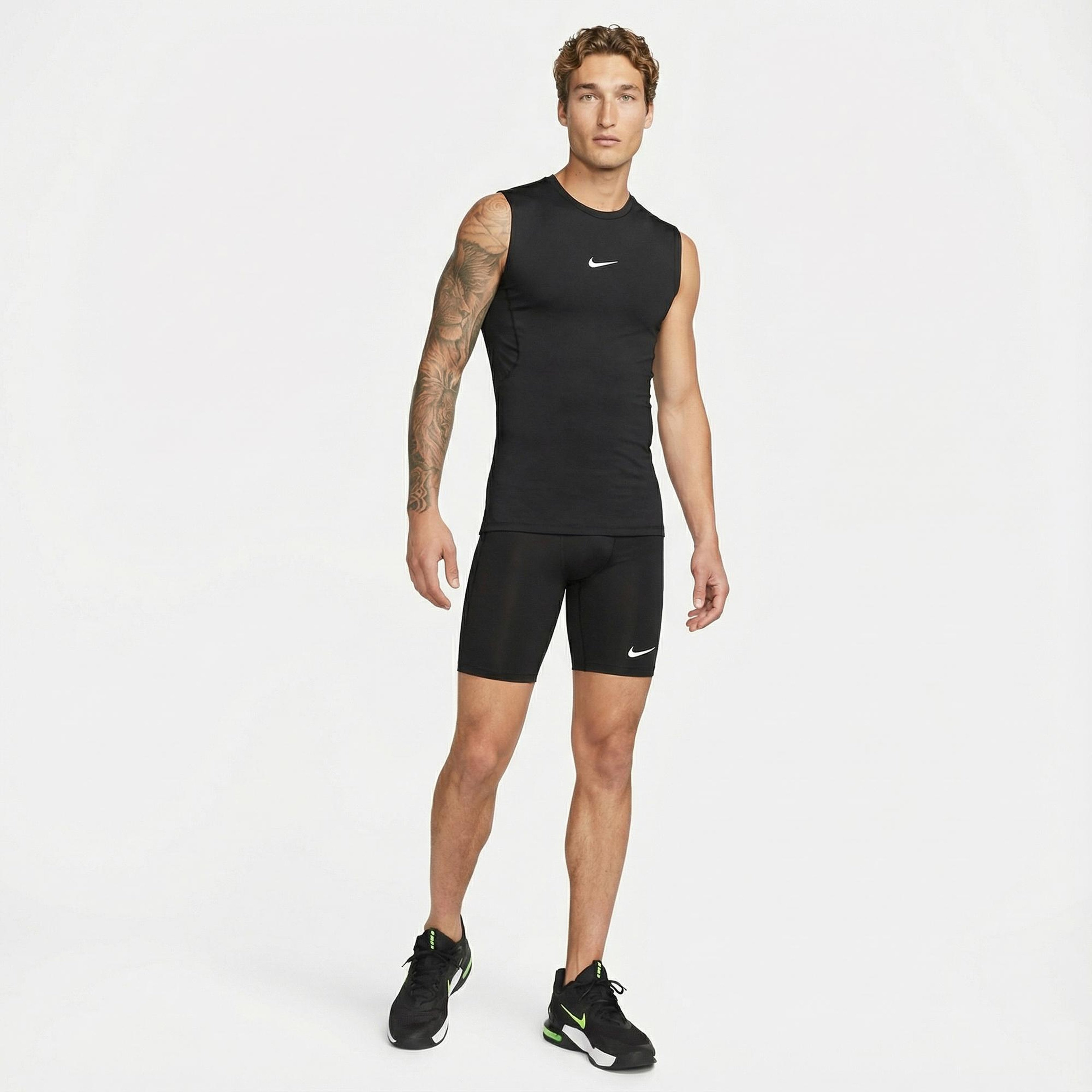 Nike Pro Dri-Fit Erkek Siyah Kolsuz T-Shirt