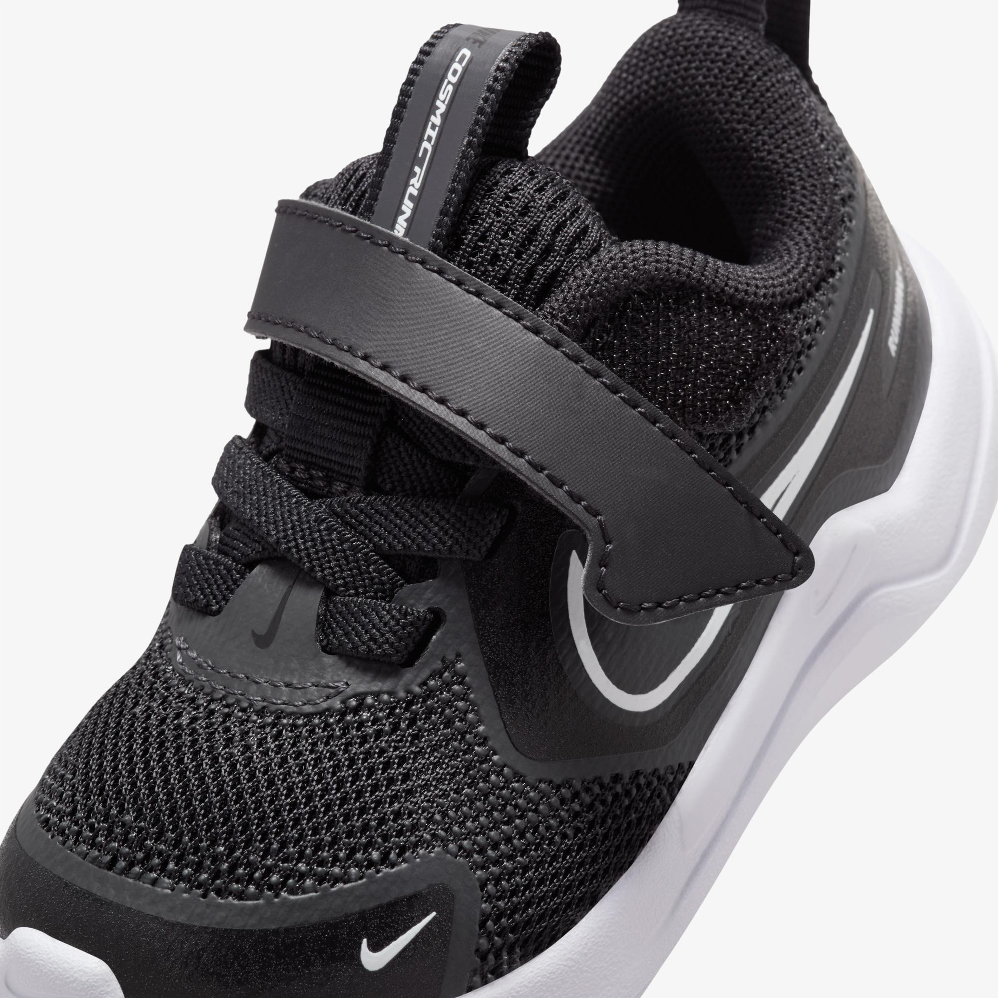 Nike Cosmic Runner Mystic Fly Çocuk Siyah Spor Ayakkabı