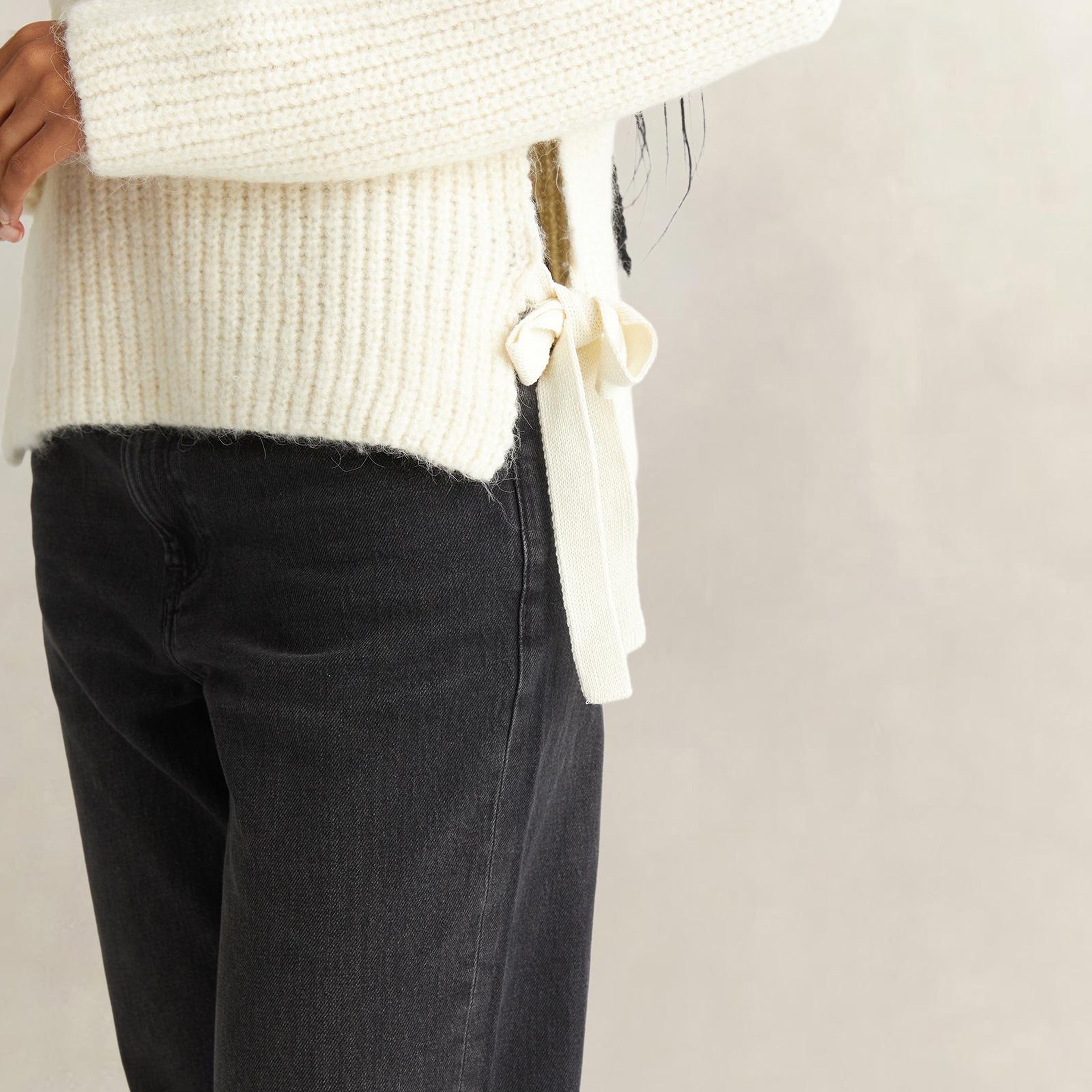 GANT Kadın Krem Cropped Fit Bisiklet Yaka Triko