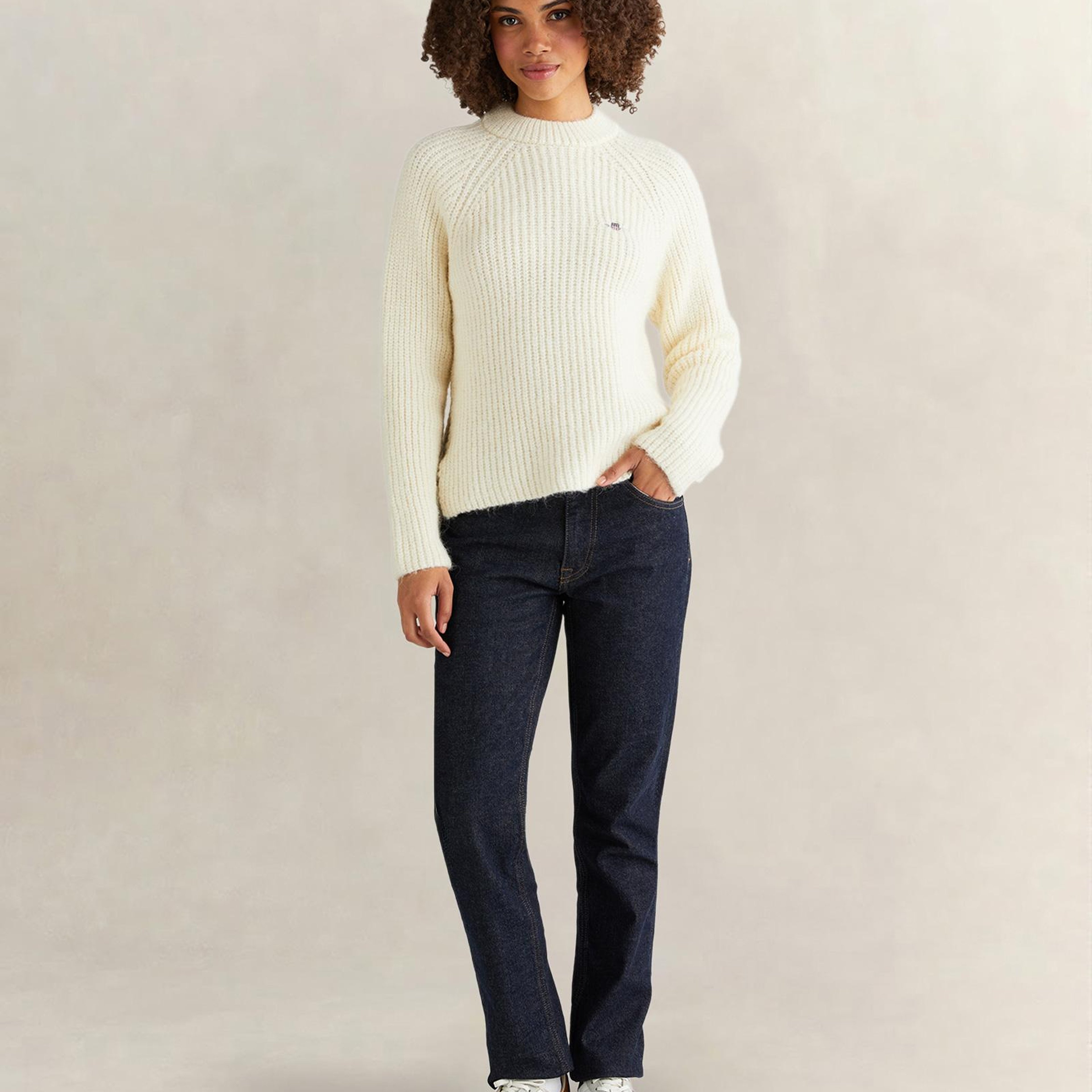 GANT Kadın Krem Cropped Fit Bisiklet Yaka Triko