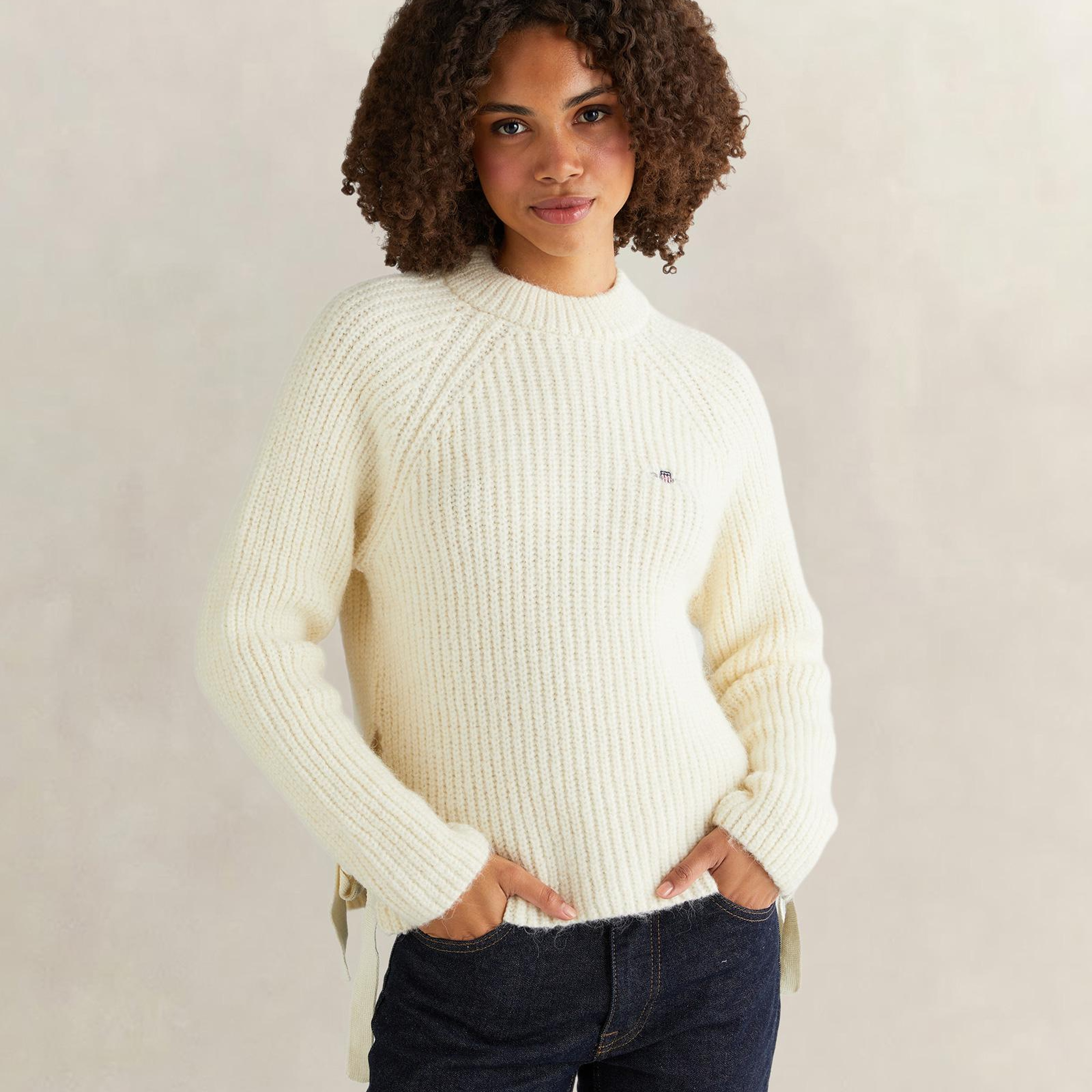 GANT Kadın Krem Cropped Fit Bisiklet Yaka Triko