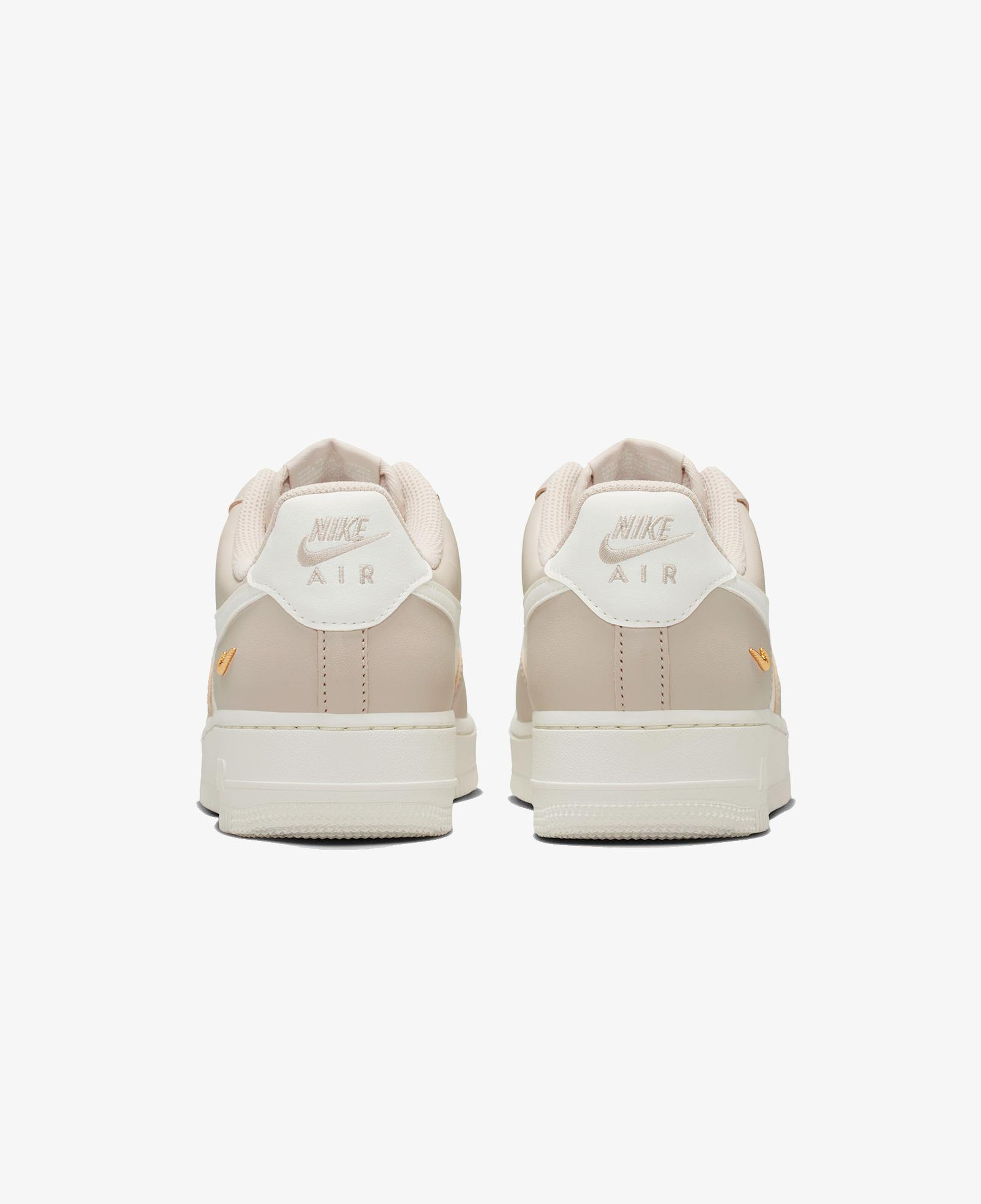 Nike Air Force 1 '07 Low Kadın Bej Spor Ayakkabı