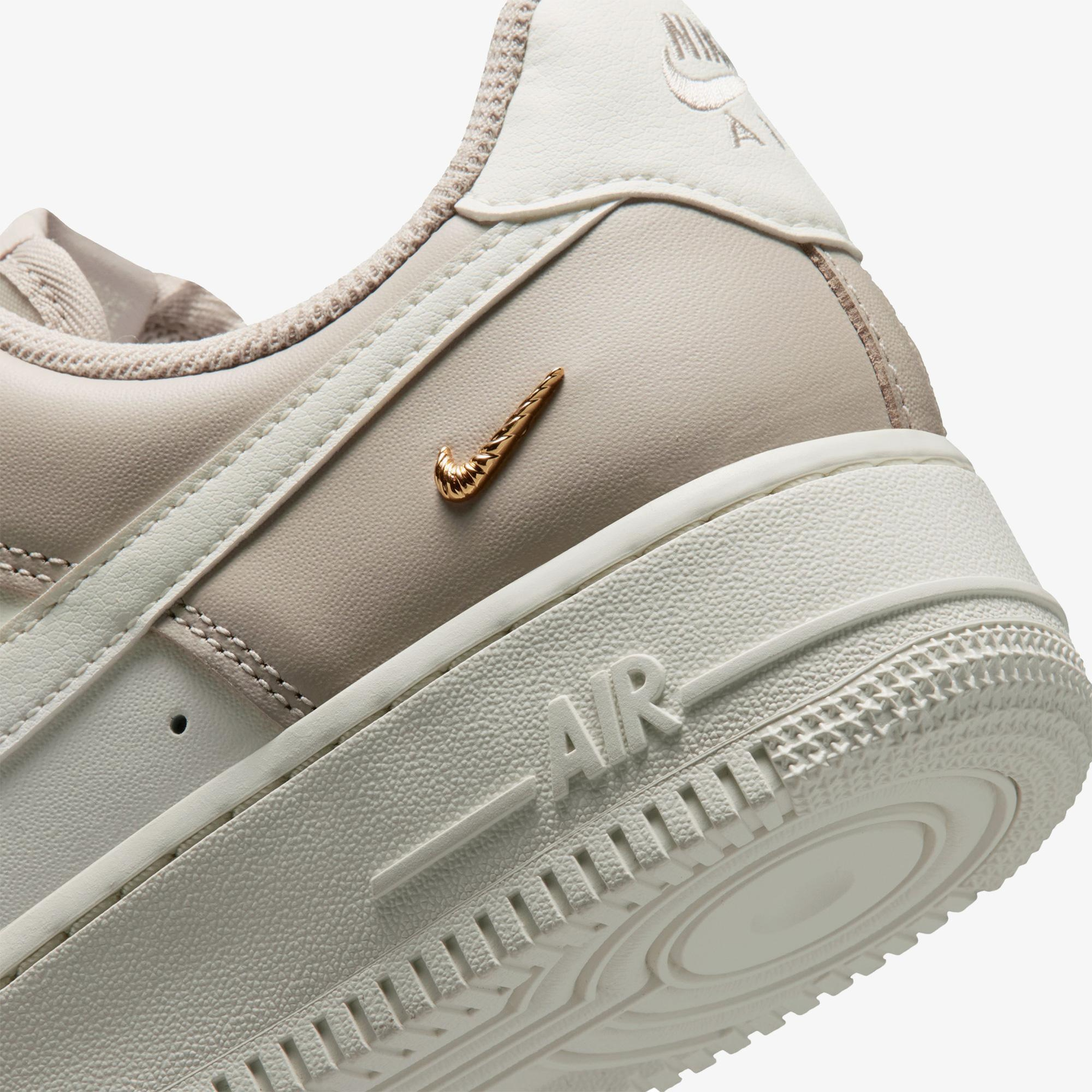 Nike Air Force 1 '07 Low Kadın Bej Spor Ayakkabı
