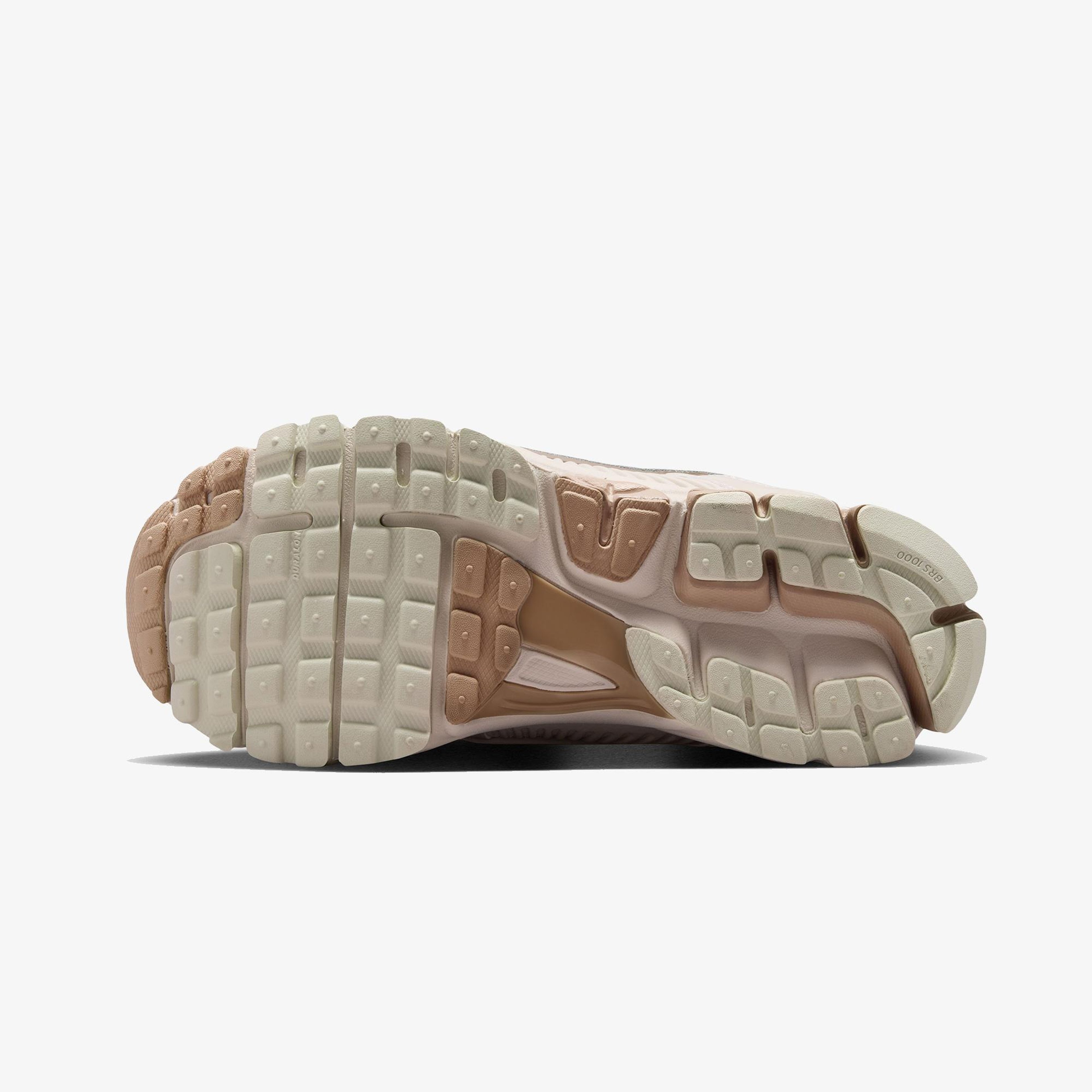 Nike Zoom Vomero 5 Kadın Bej Spor Ayakkabı