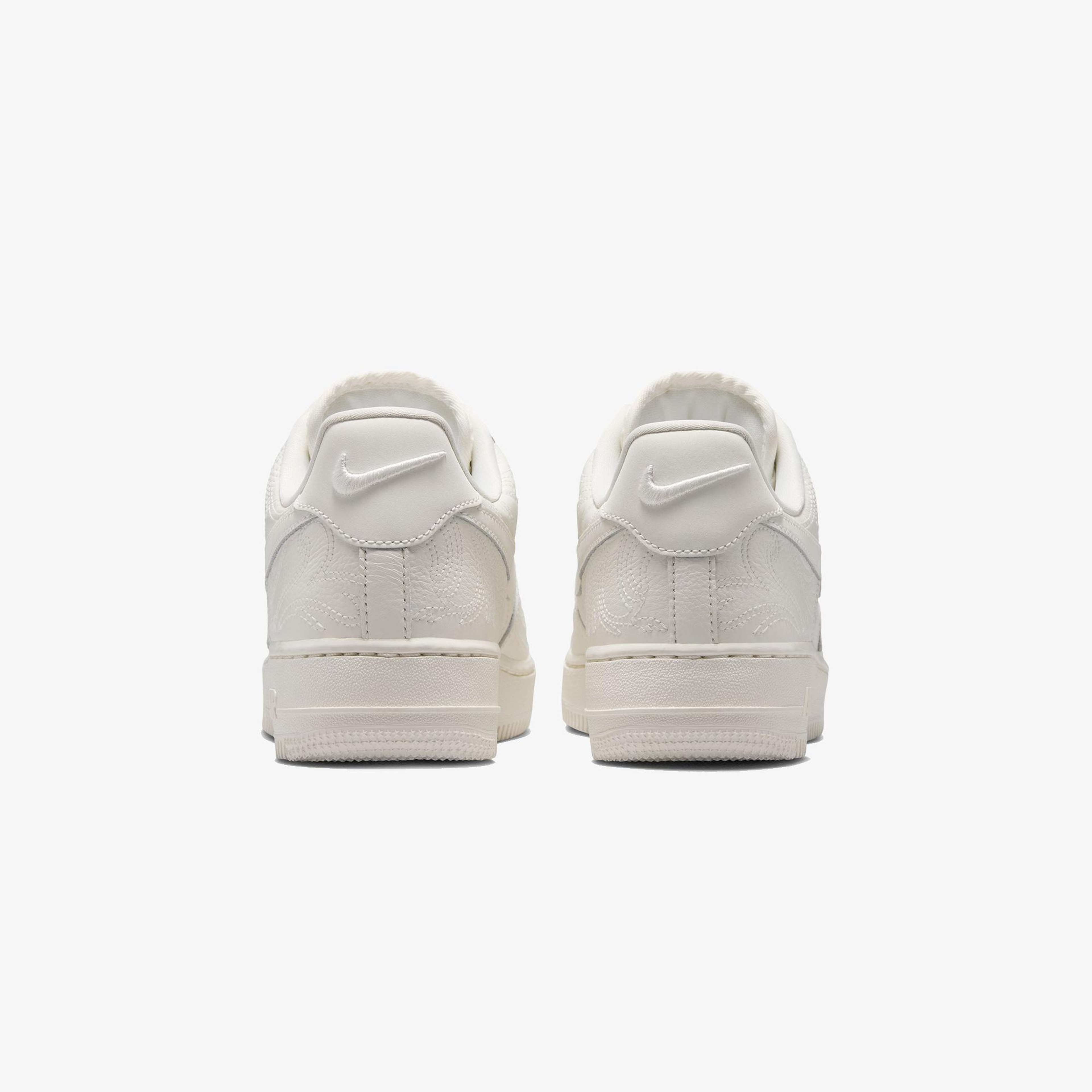 Nike Air Force 1 '07 Kadın Beyaz Spor Ayakkabı
