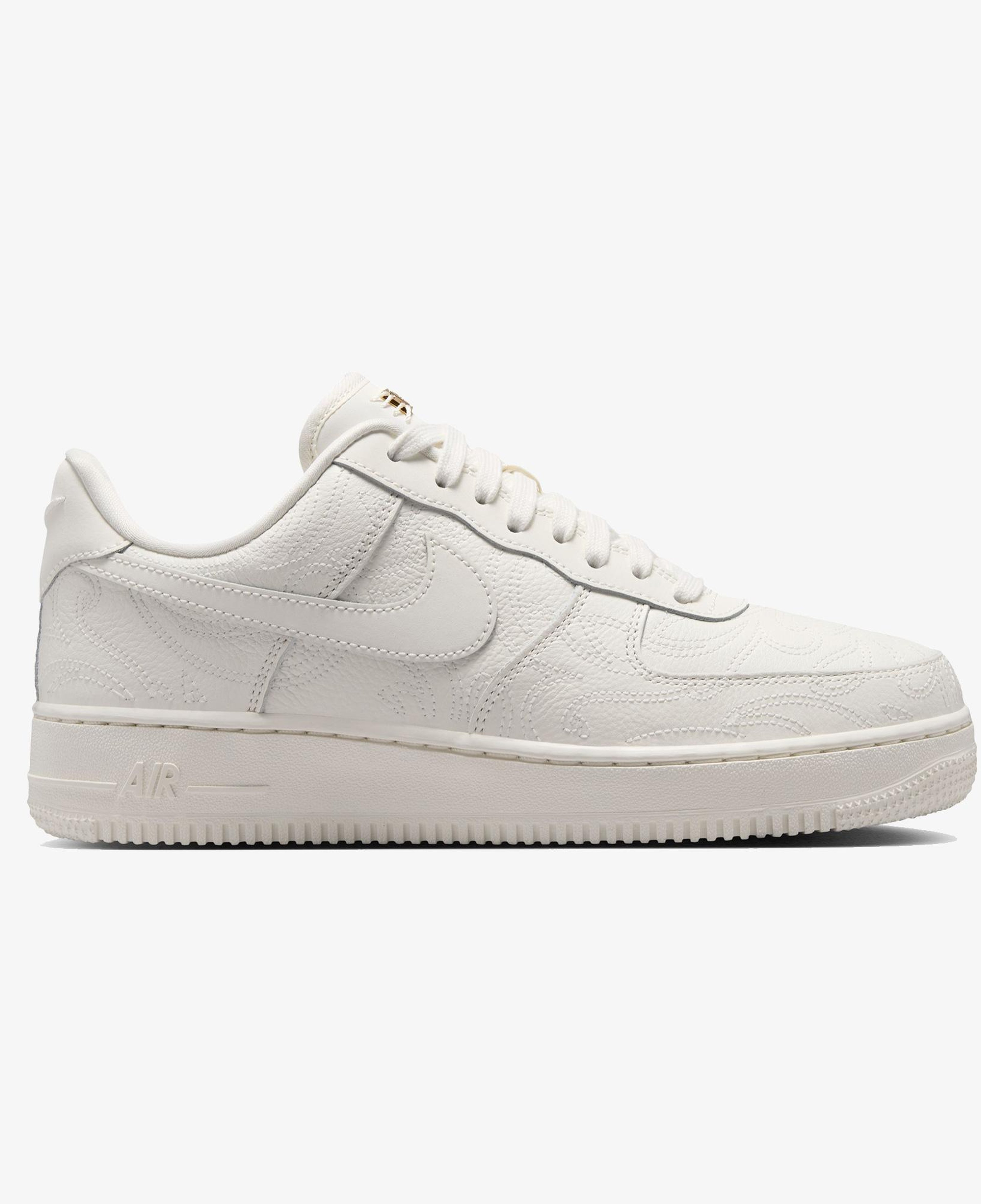 Nike Air Force 1 '07 Kadın Beyaz Spor Ayakkabı