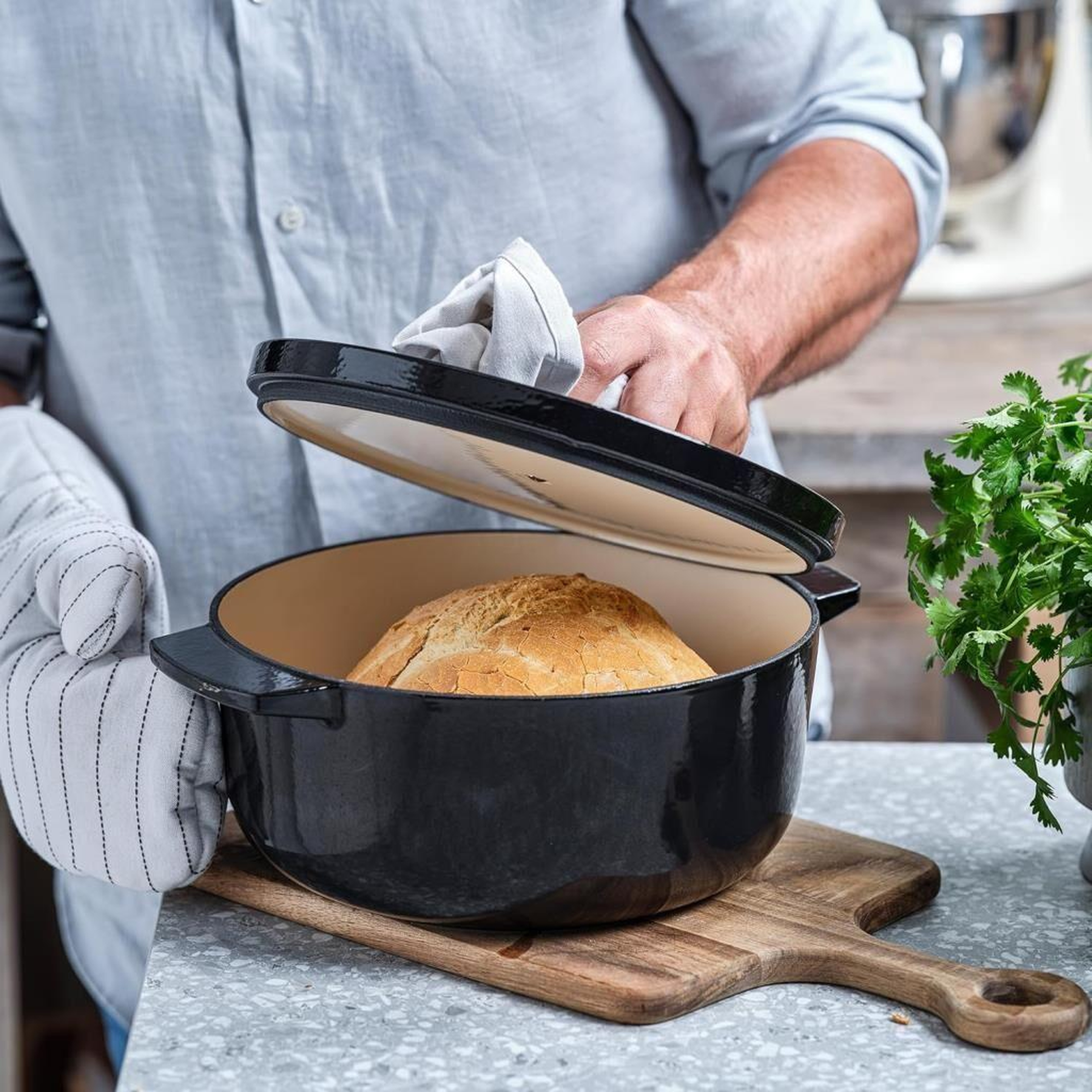 KitchenAid CC006061-001 5.2 Litre 26 cm. Döküm Demir Tencere - Siyah
