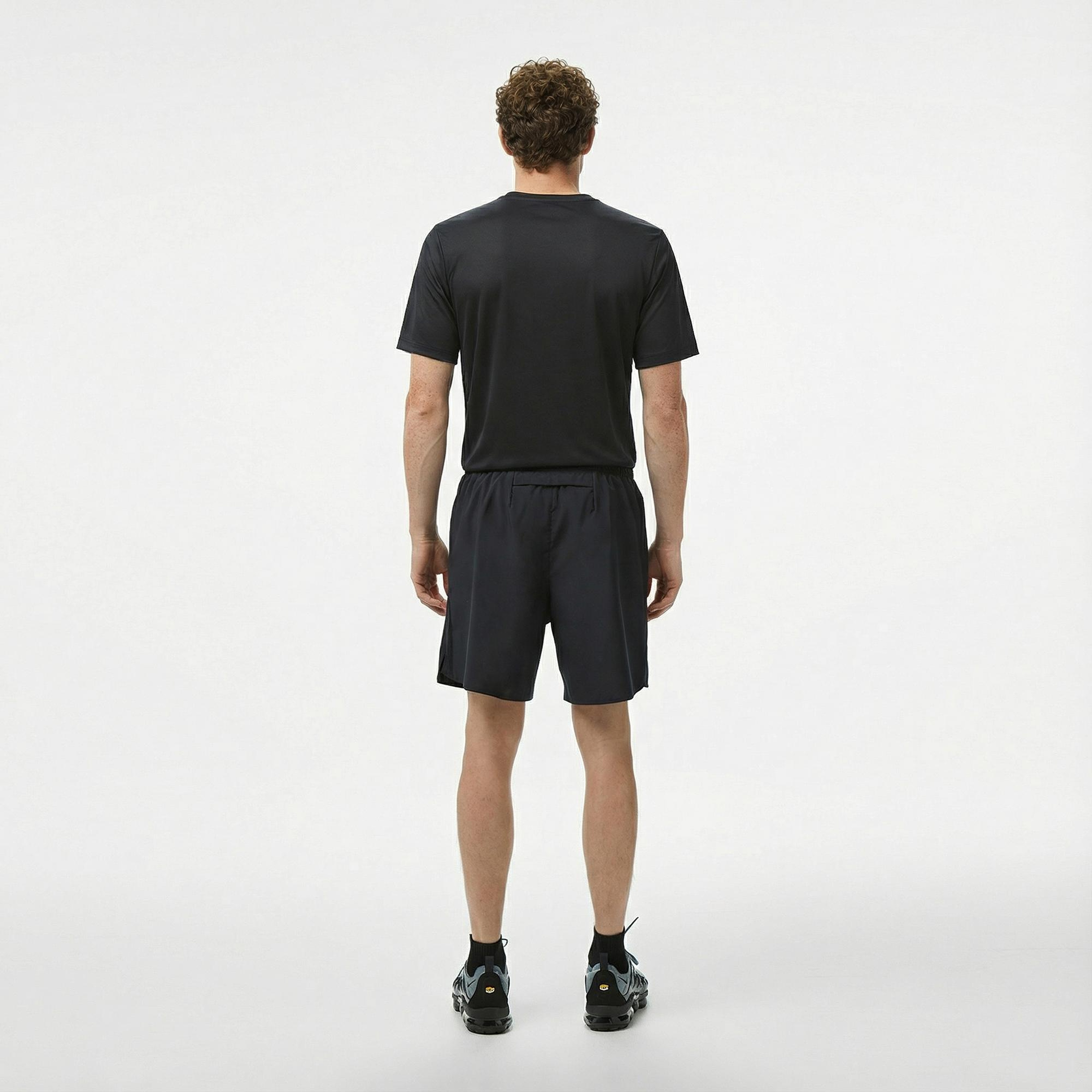 Nike Dri-Fit Challenger 18cm Erkek Siyah Şort