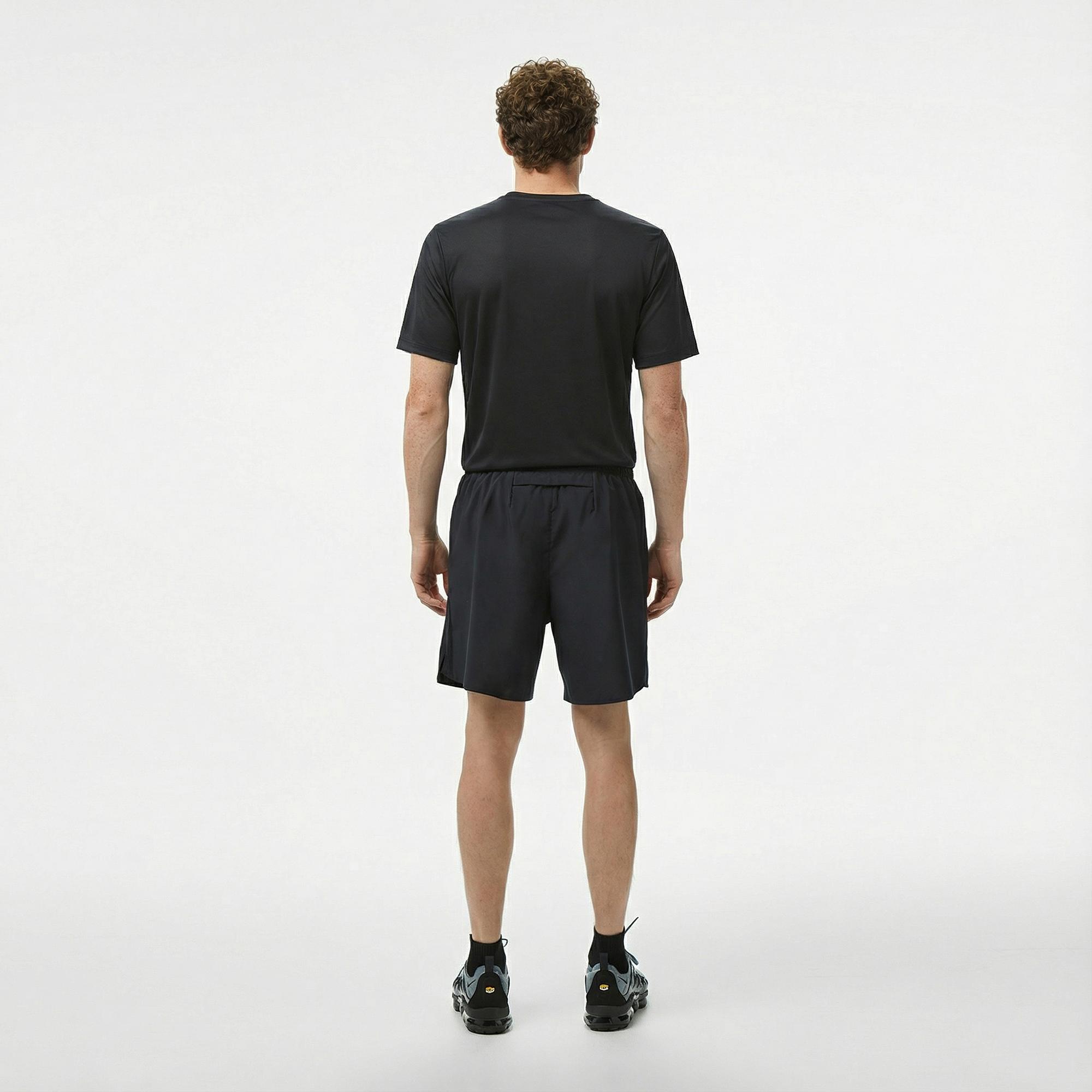 Nike Dri-Fit Challenger 18cm Erkek Siyah Şort