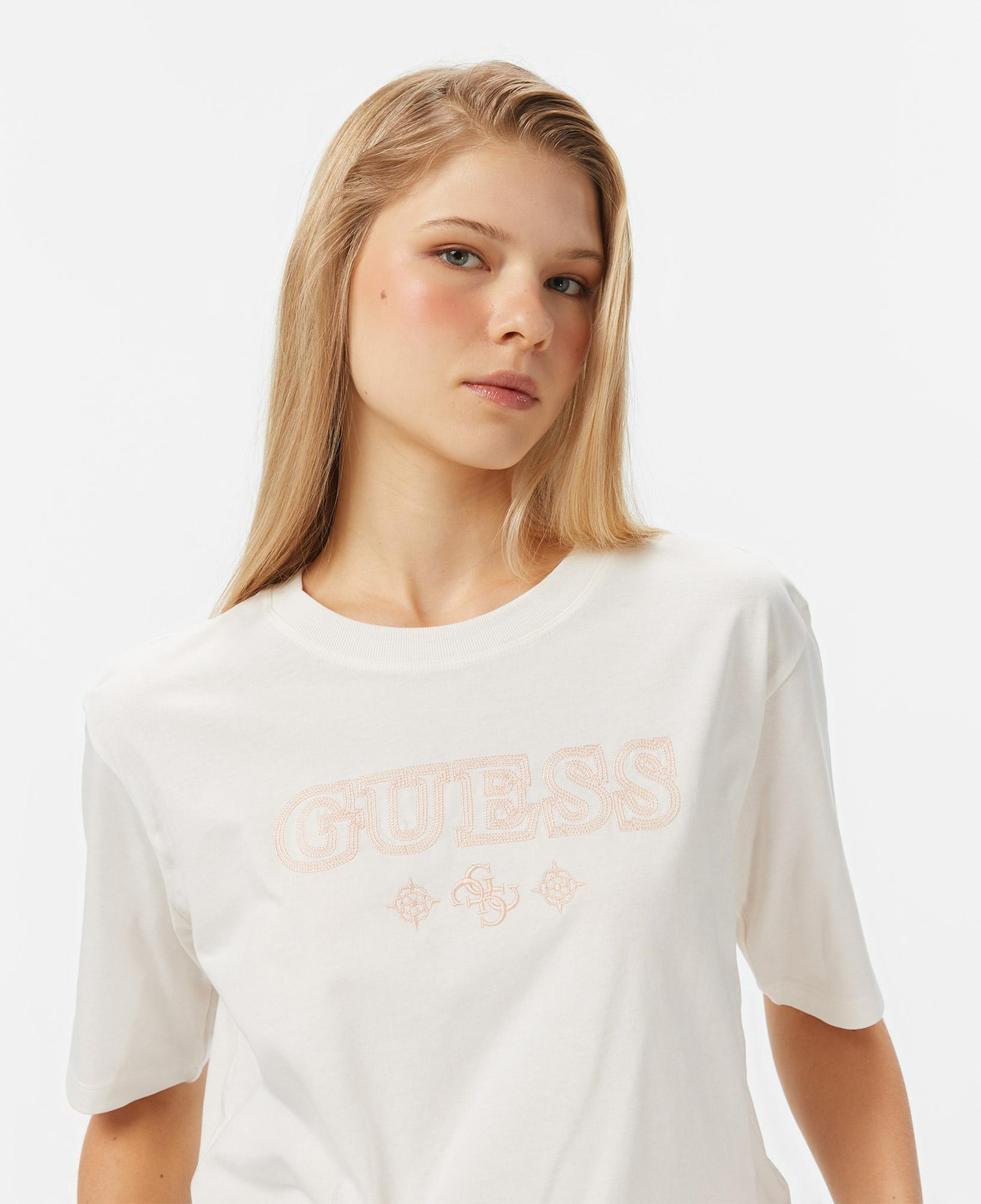 Guess Gloria Boxy Fit Kadın Beyaz T-Shirt