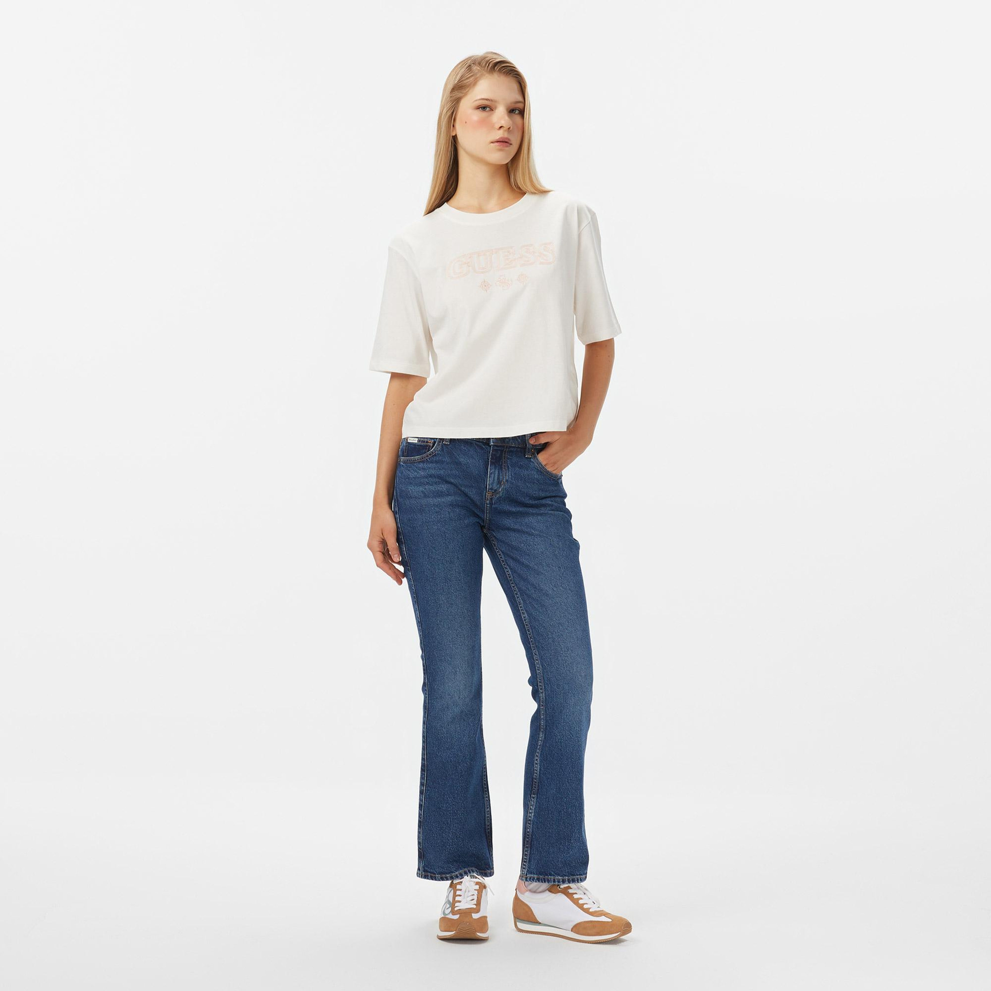 Guess Gloria Boxy Fit Kadın Beyaz T-Shirt
