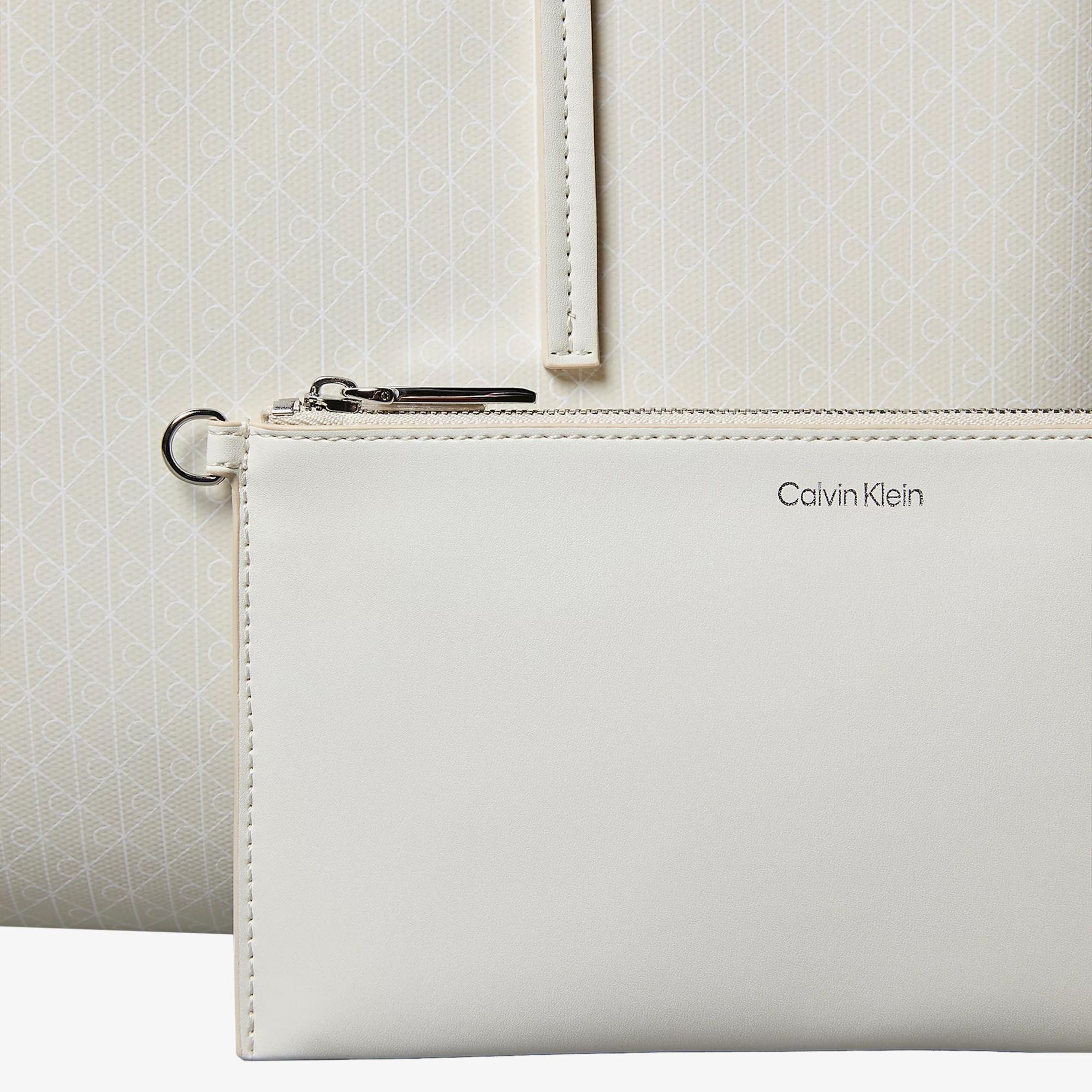 Calvin Klein Emblem Pouch Kadın Beyaz Tote El Çantası