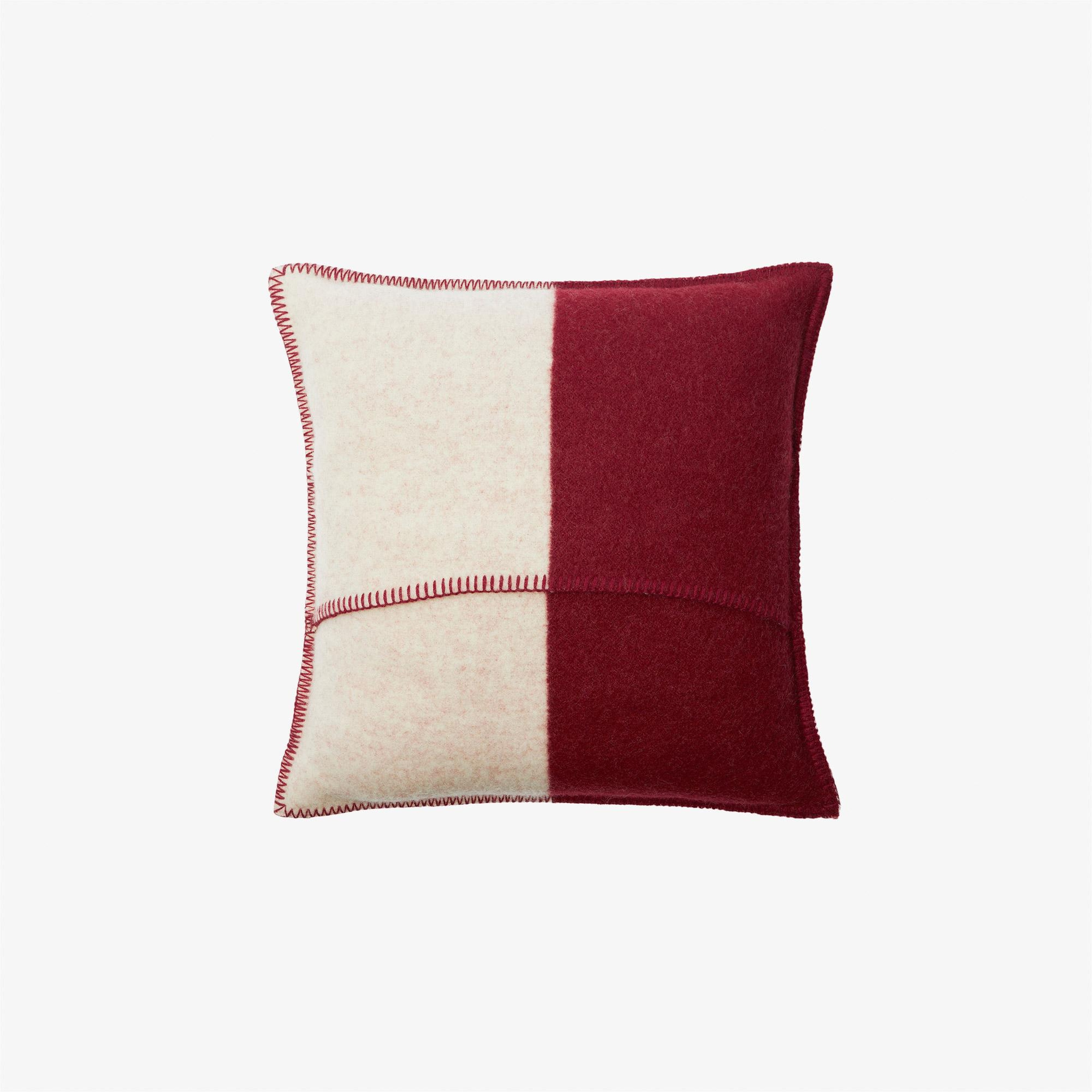 Burberry Unisex Kırmızı Yastık Kılıfı