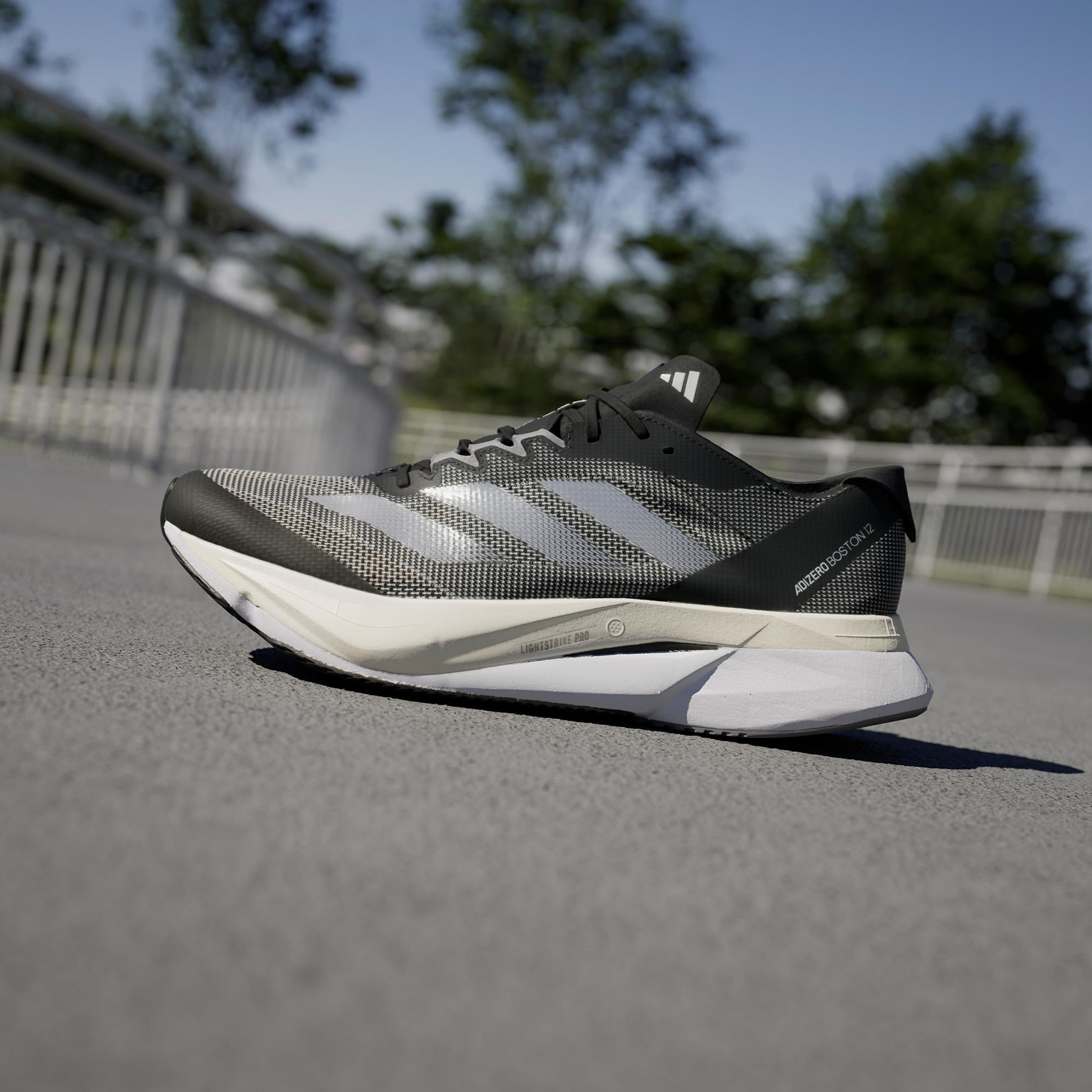 adidas Adizero Boston 12 Erkek Gri Koşu Ayakkabısı