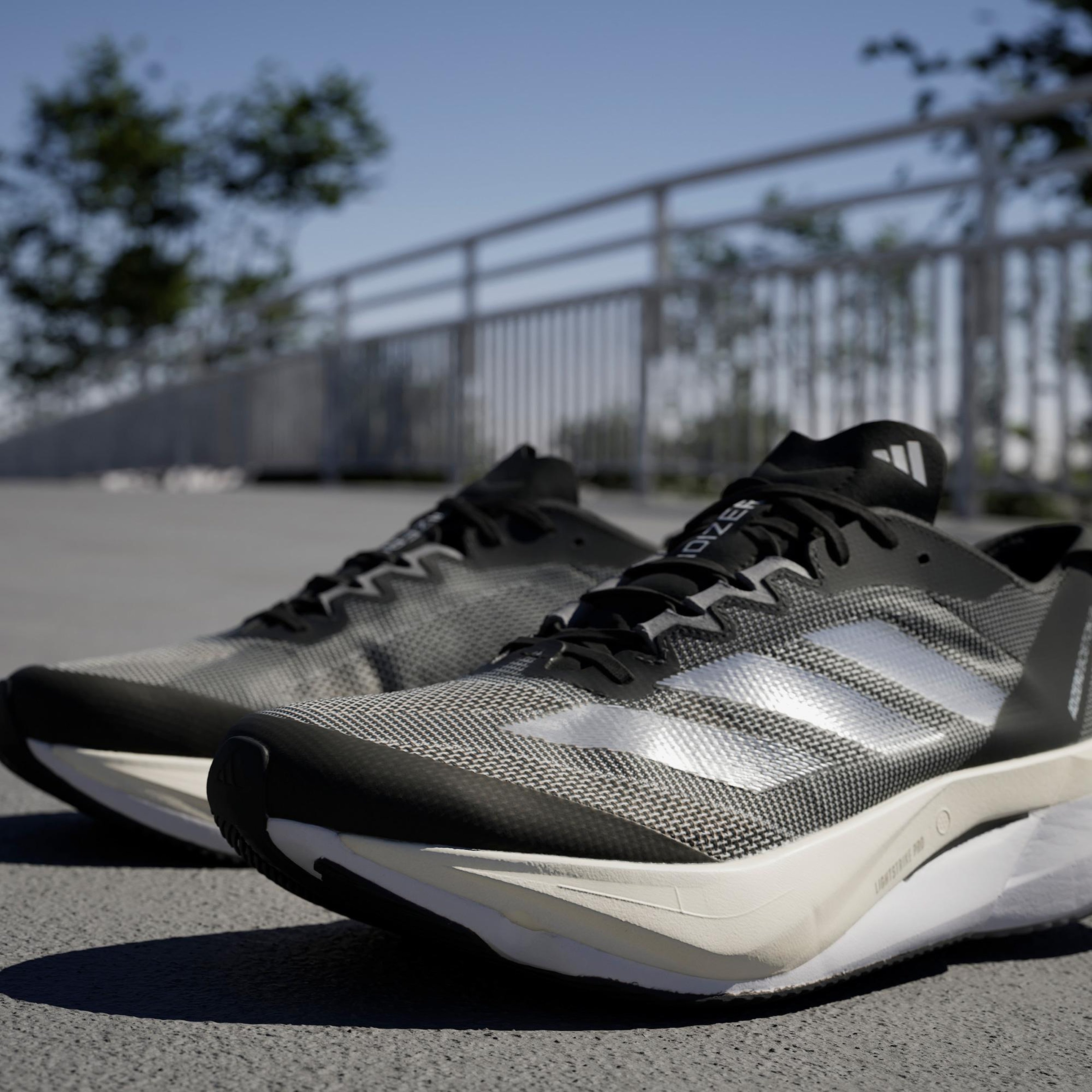 adidas Adizero Boston 12 Erkek Gri Koşu Ayakkabısı