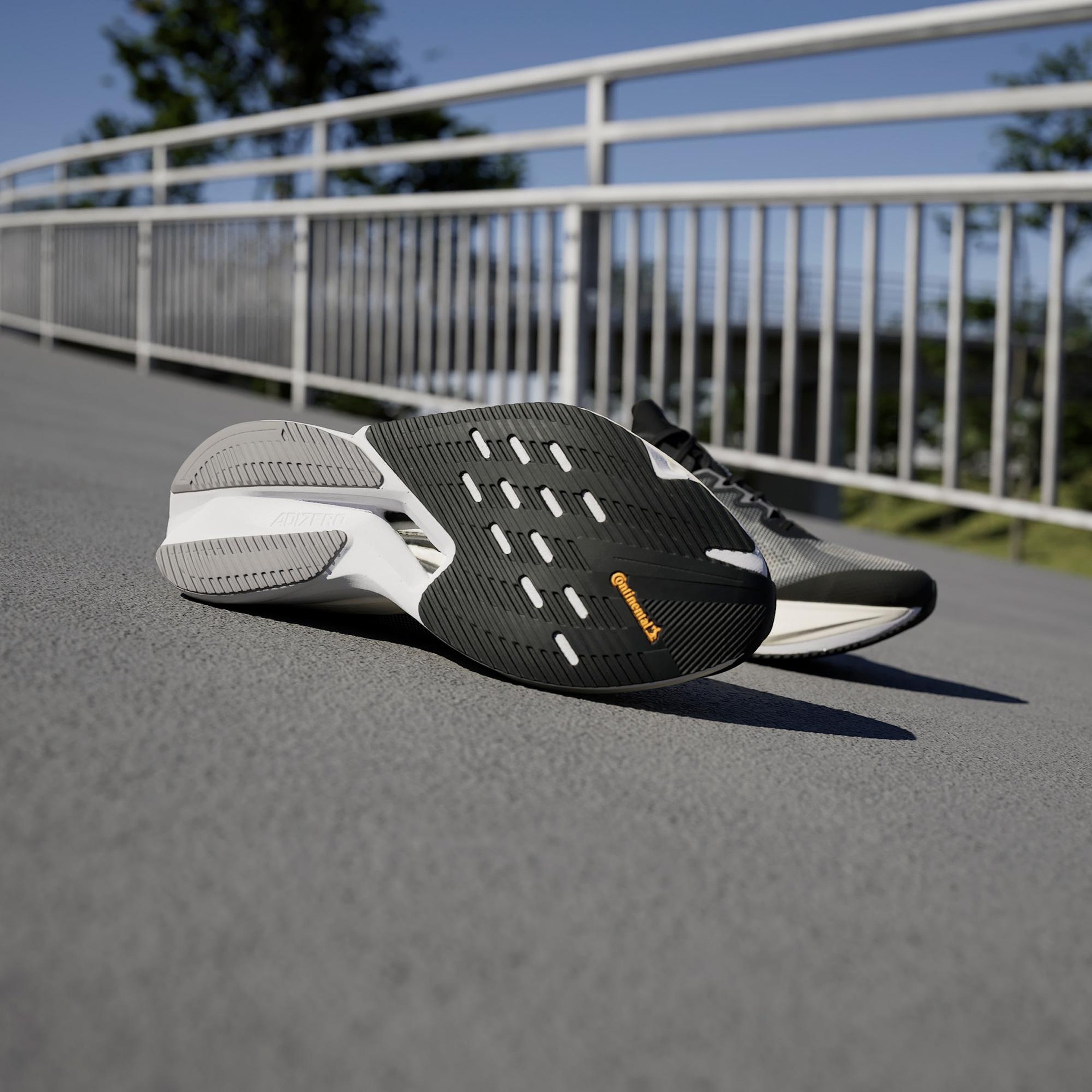 adidas Adizero Boston 12 Erkek Gri Koşu Ayakkabısı