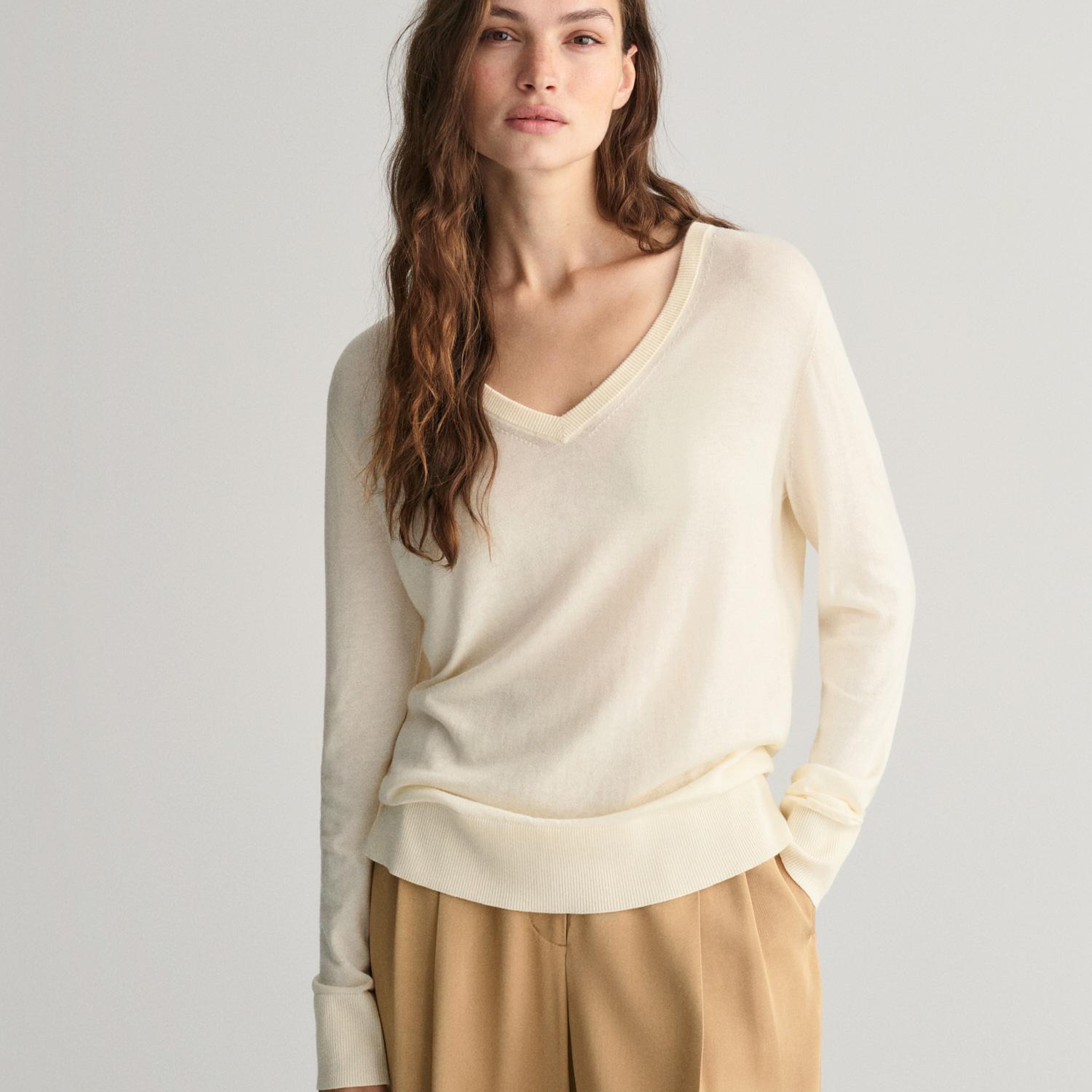 GANT Kadın Krem Regular Fit V Yaka Kazak