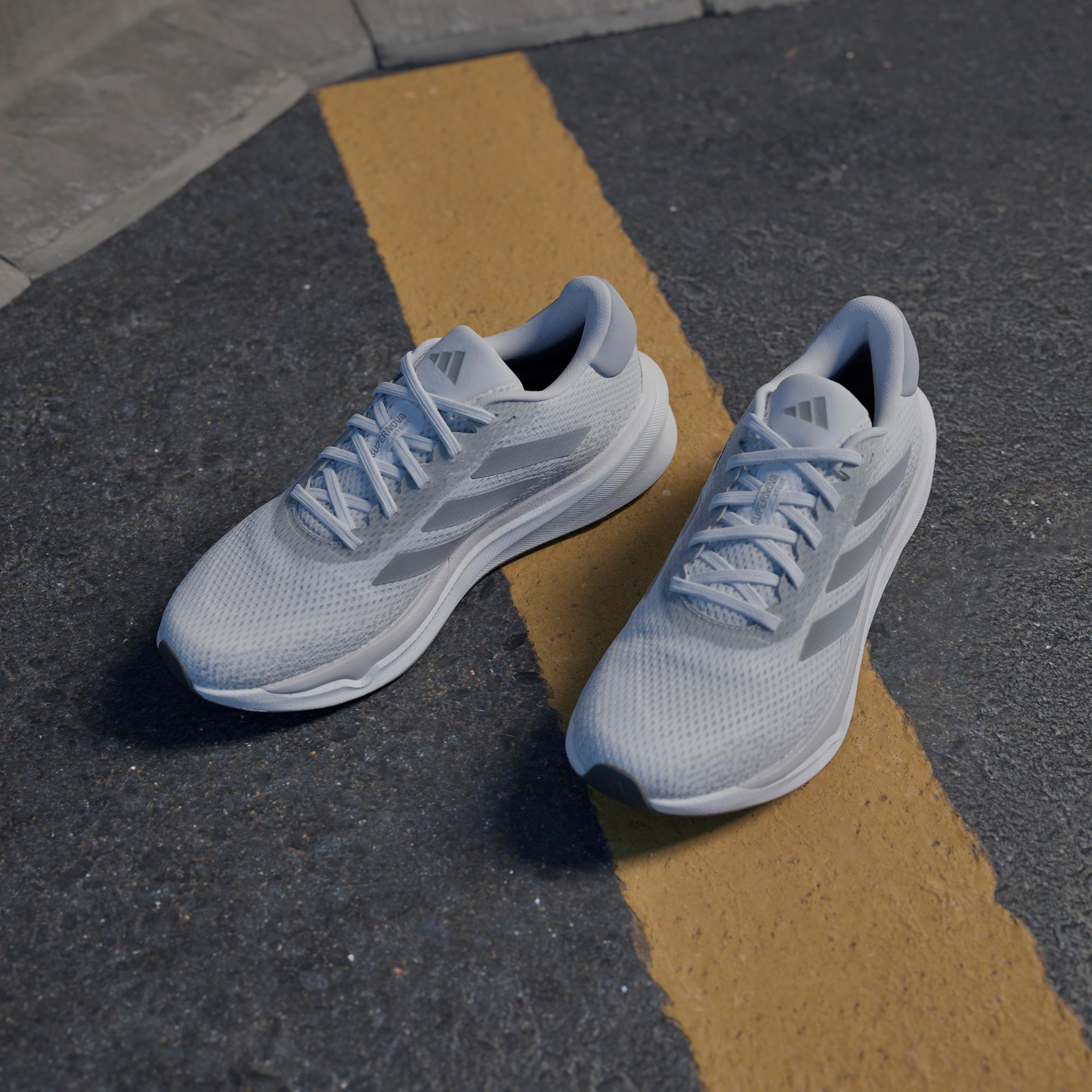 adidas Supernova Stride Kadın Gri Koşu Ayakkabısı
