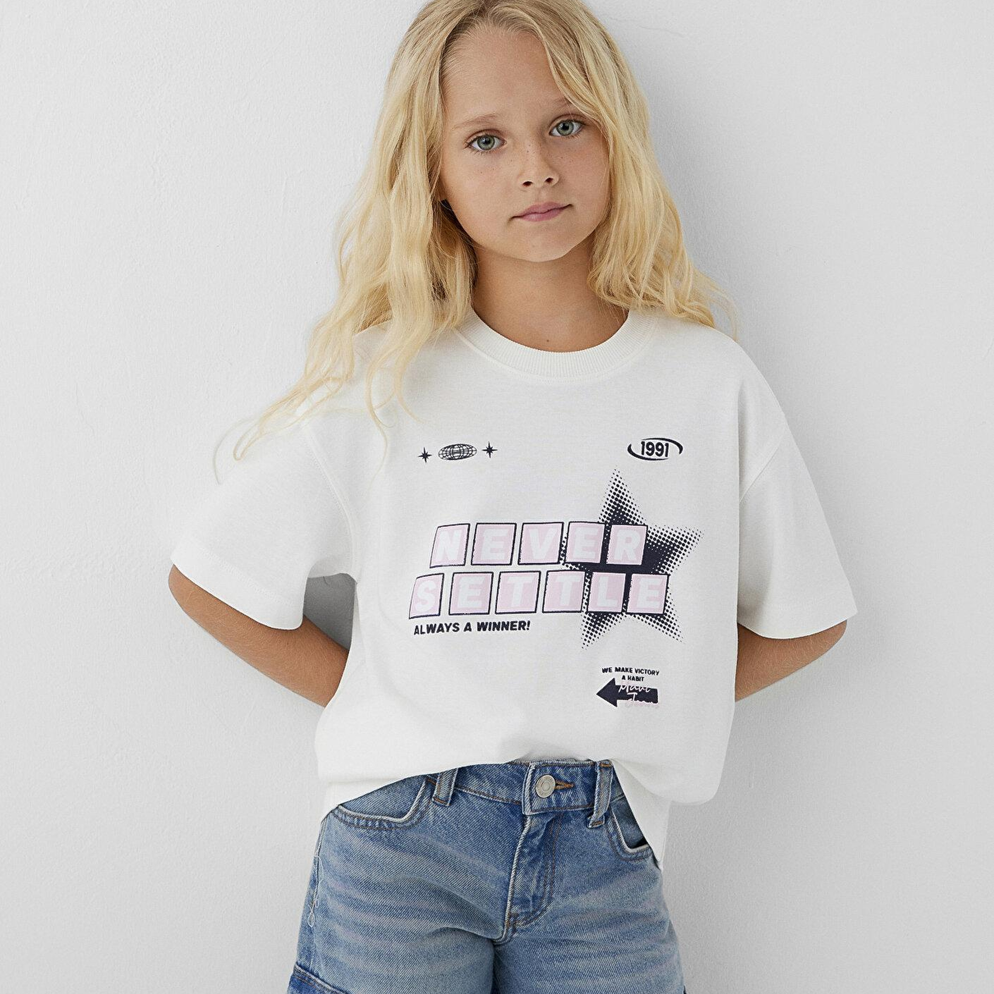 Mavi Baskılı Ekru Tişört Loose Fit / Bol Rahat Kesim 7610485-70057