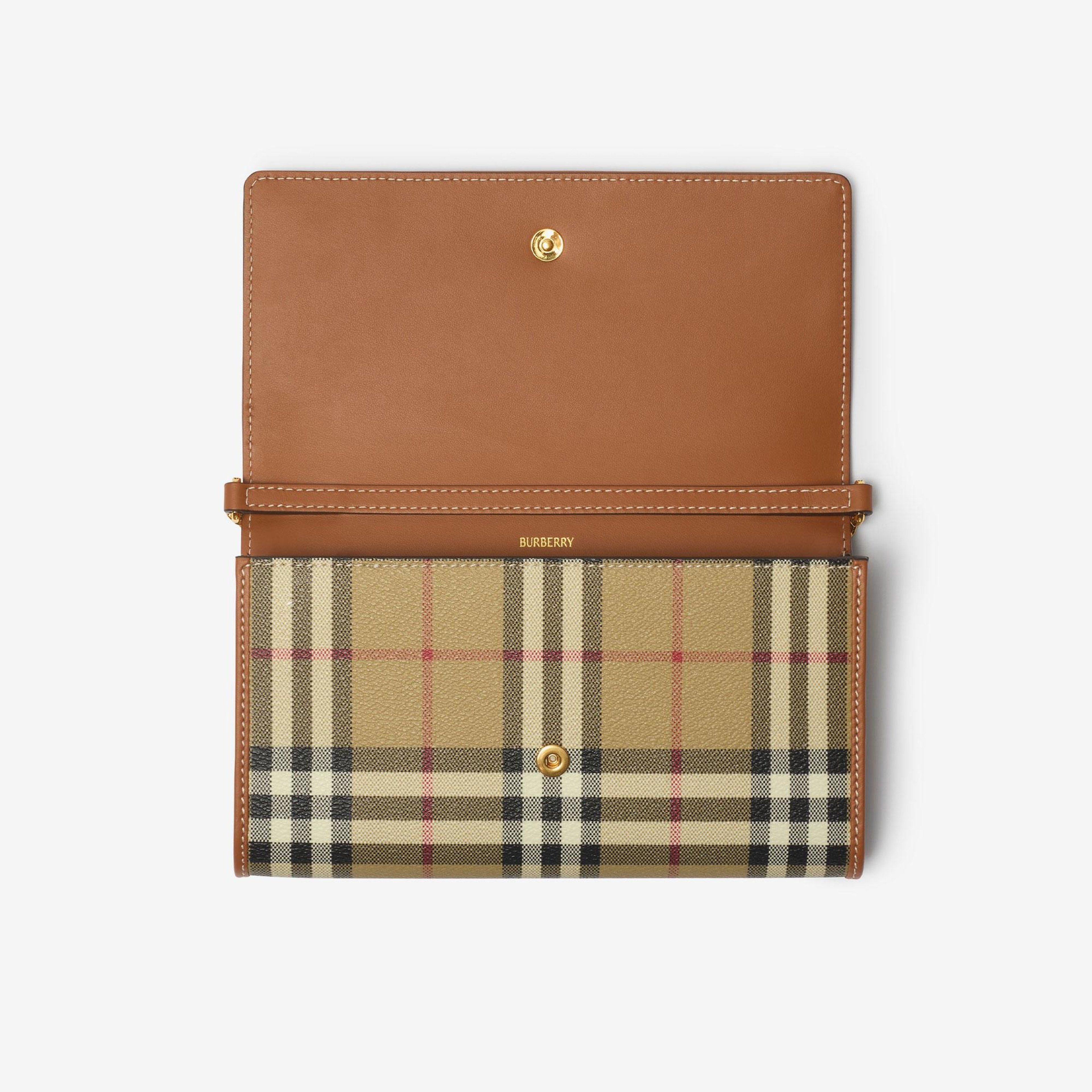 Burberry Hannah Check Chain Strap Kadın Bej Çanta