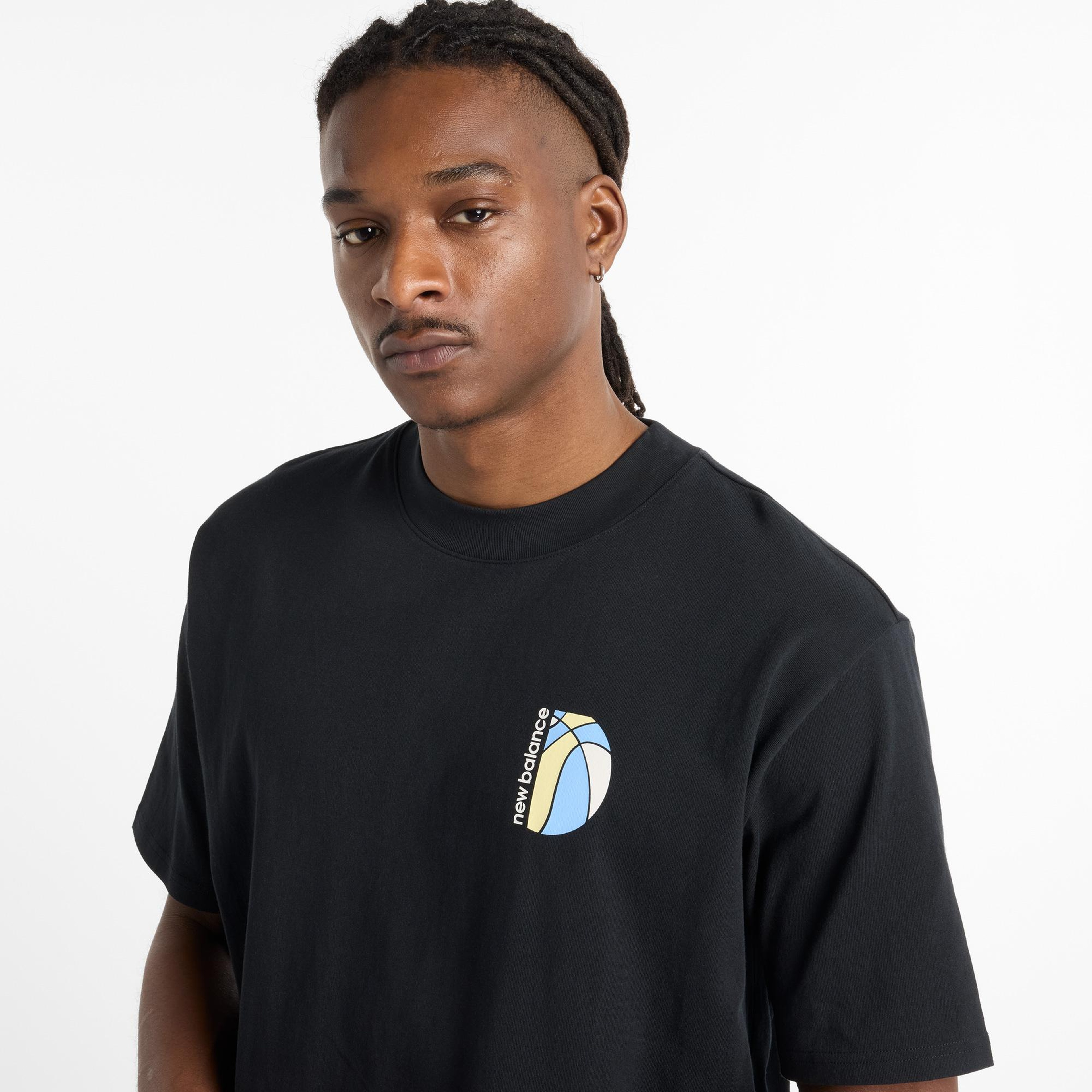 New Balance Hoops Mosaic Court Graphic Erkek Siyah T-Shirt