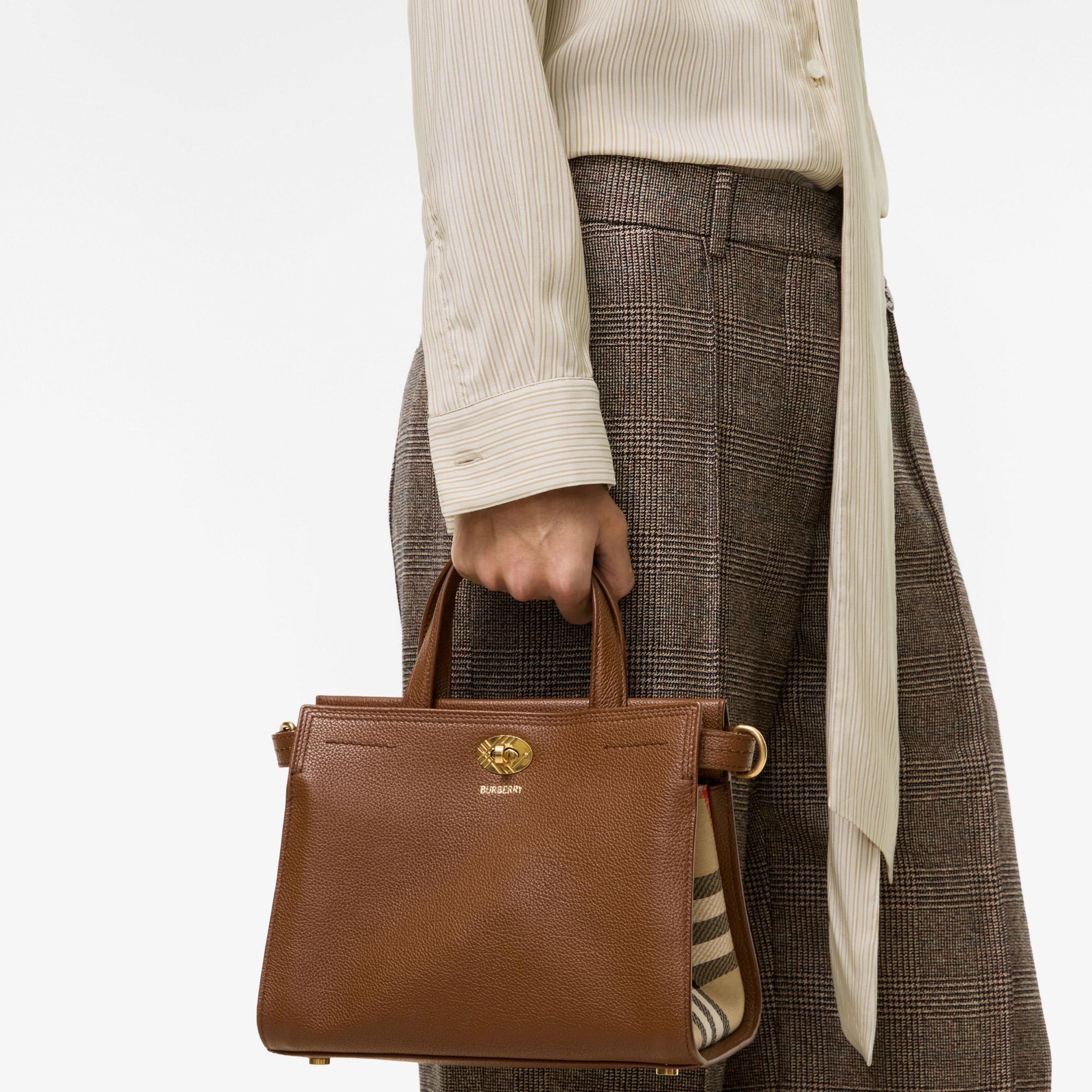 Burberry Cotswolds Check Kadın Kahverengi Omuz Çantası