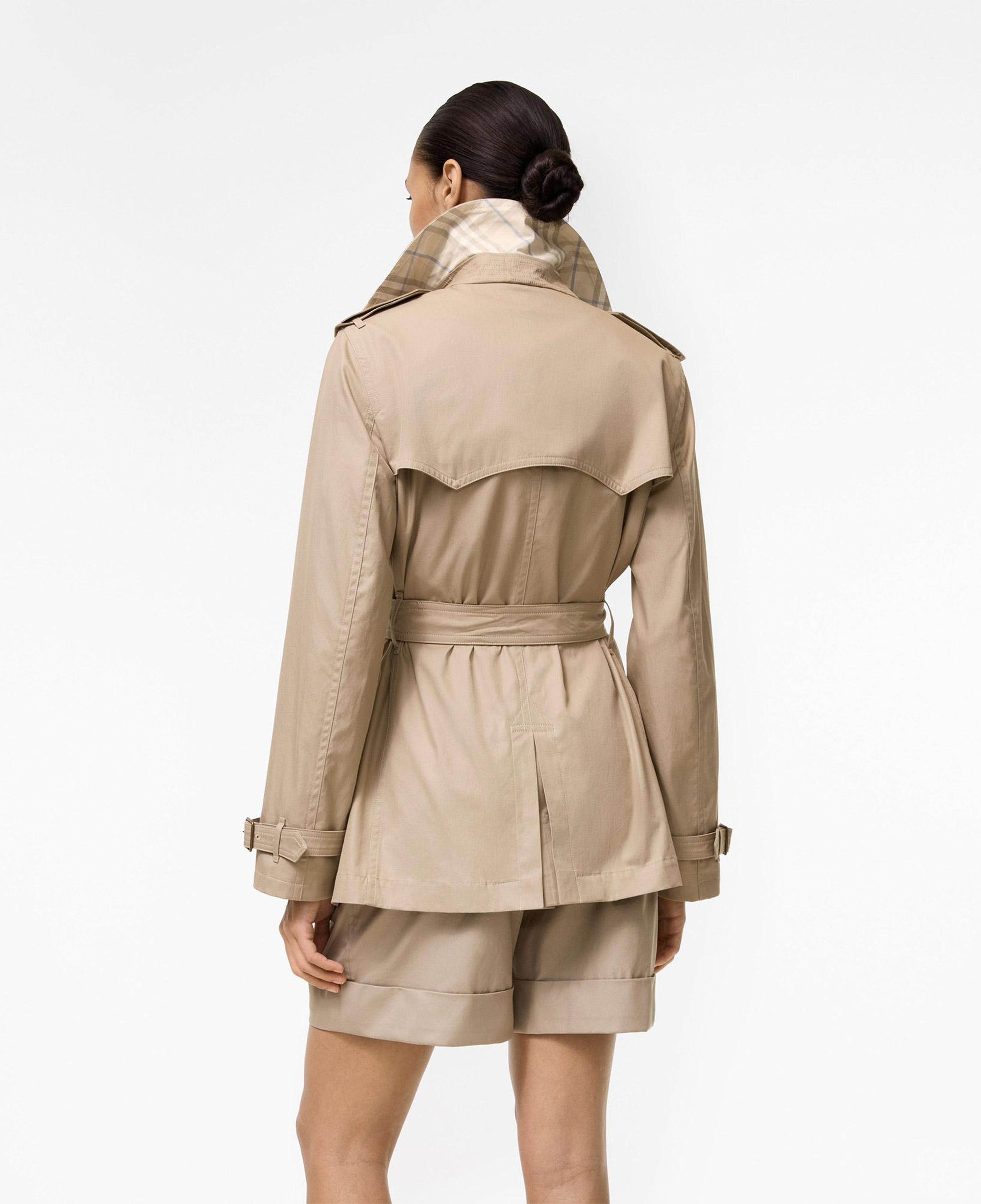 Burberry Foxfield Kadın Bej Pardesü
