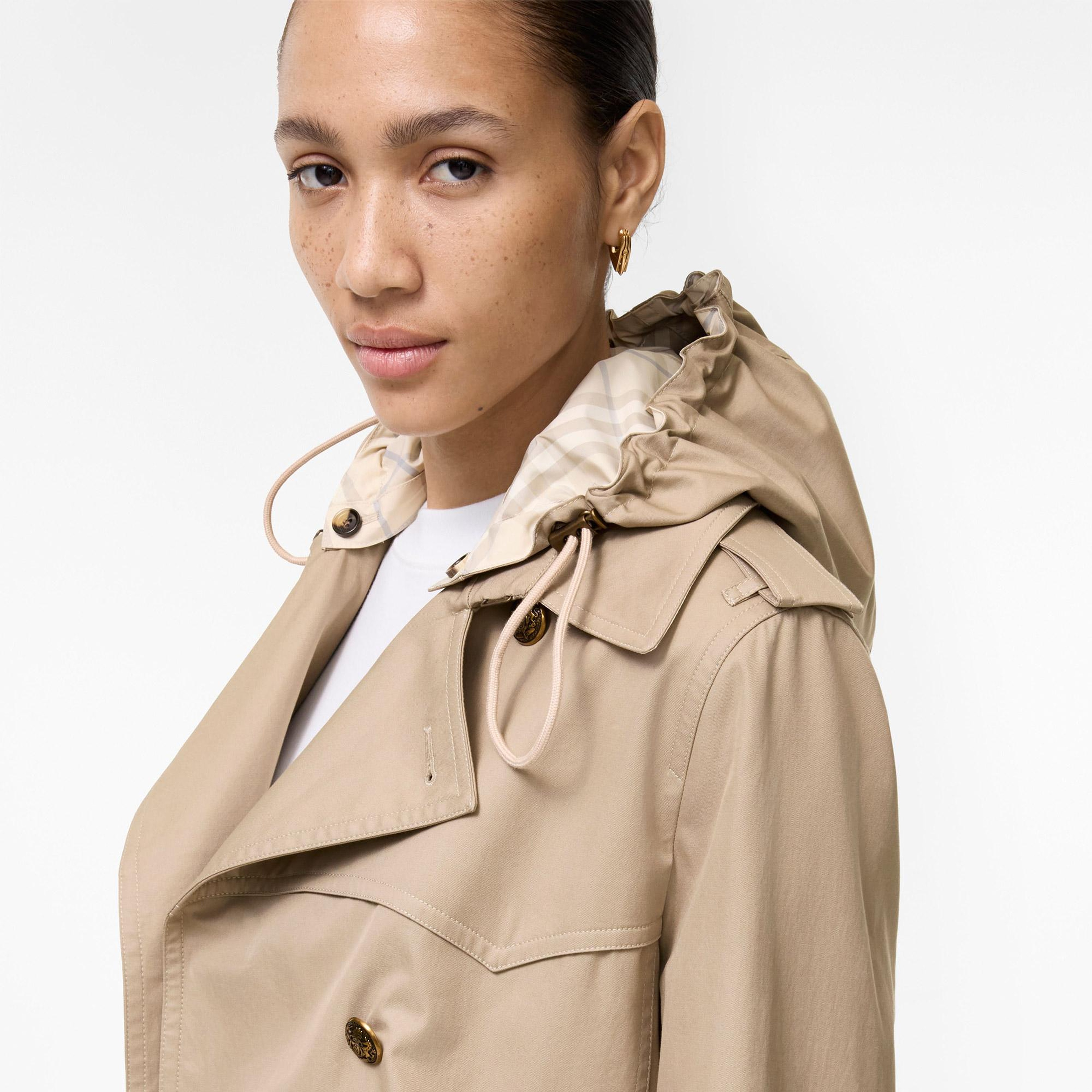 Burberry Foxfield Kadın Bej Pardesü