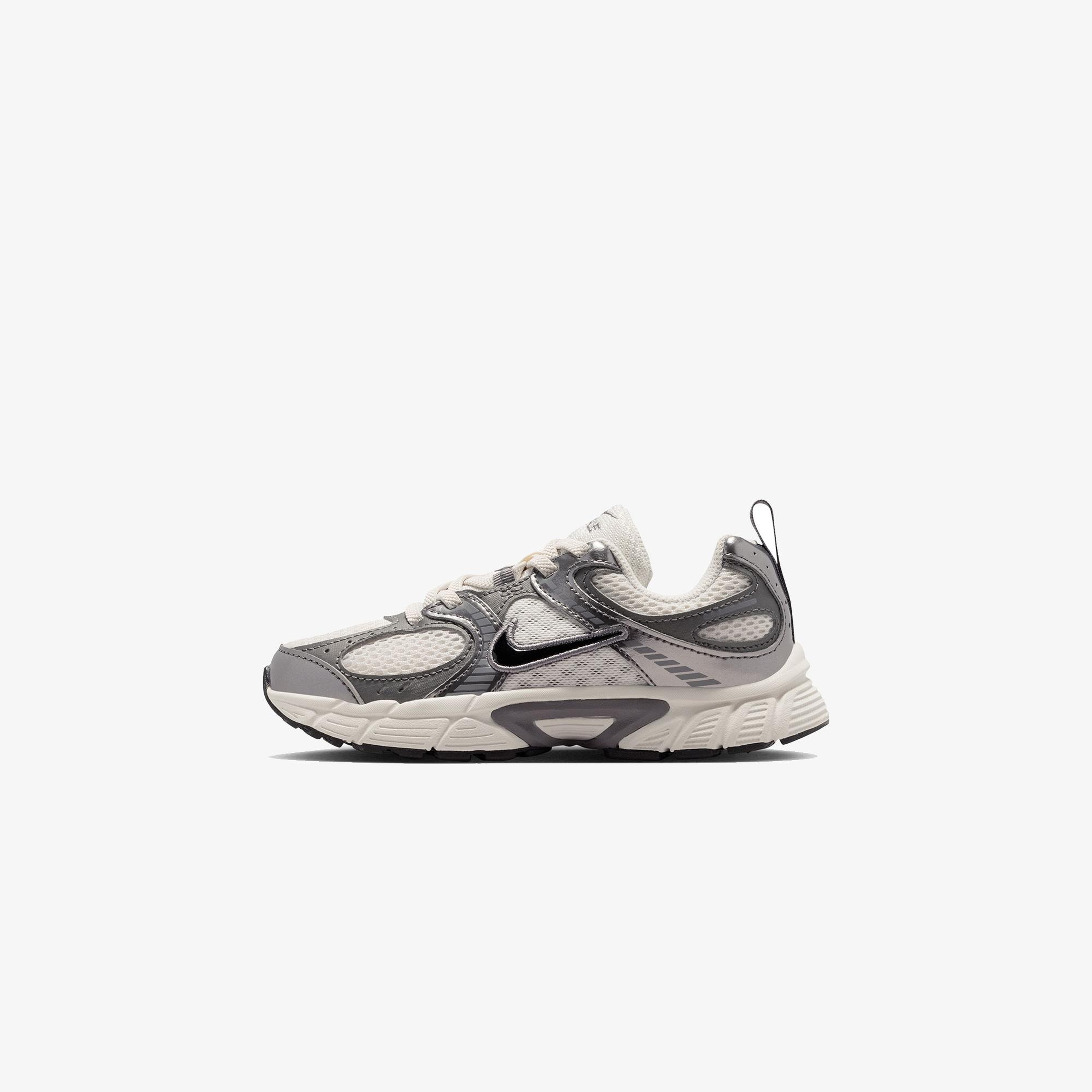 Nike V5 RNR Çocuk Gri Spor Ayakkabı