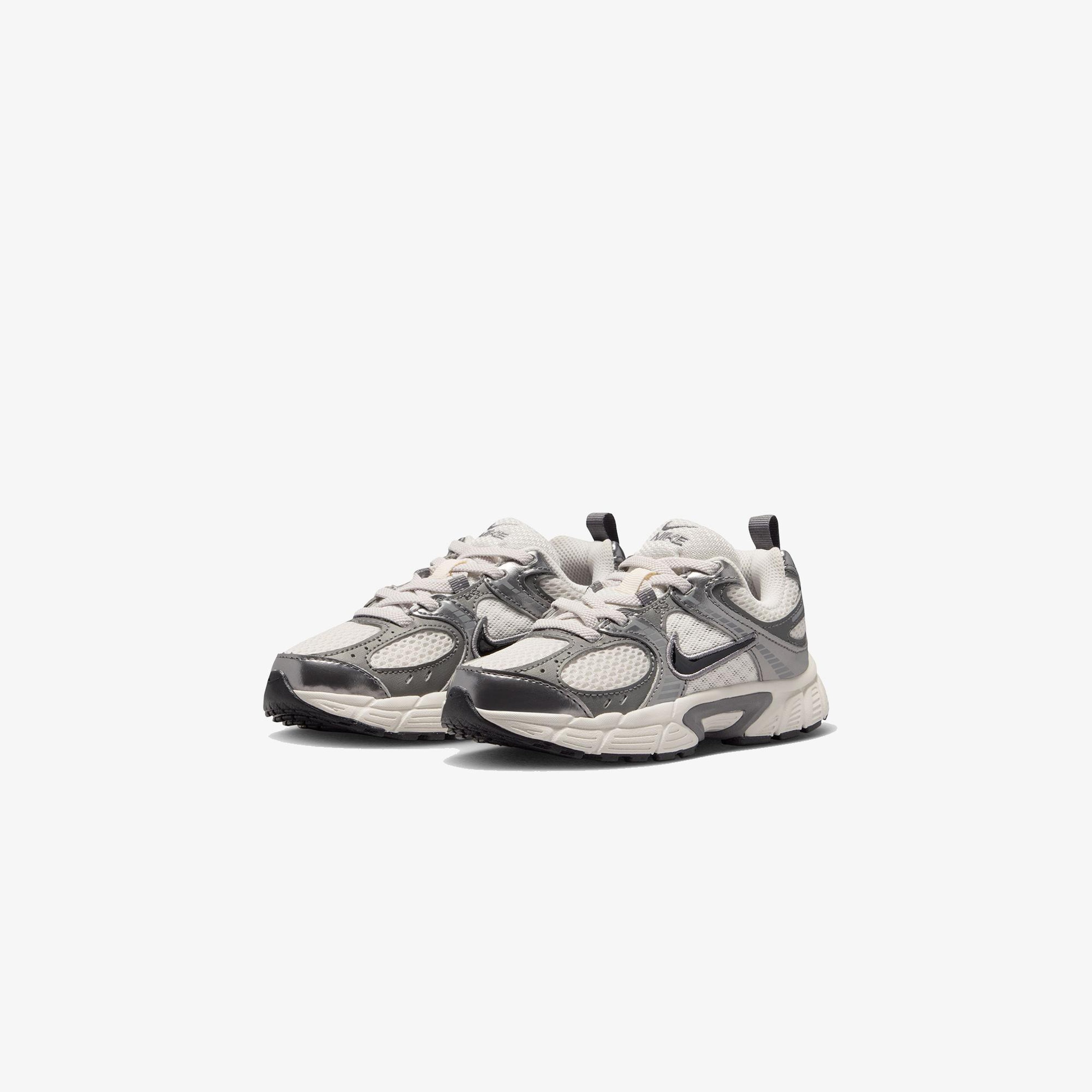 Nike V5 RNR Çocuk Gri Spor Ayakkabı