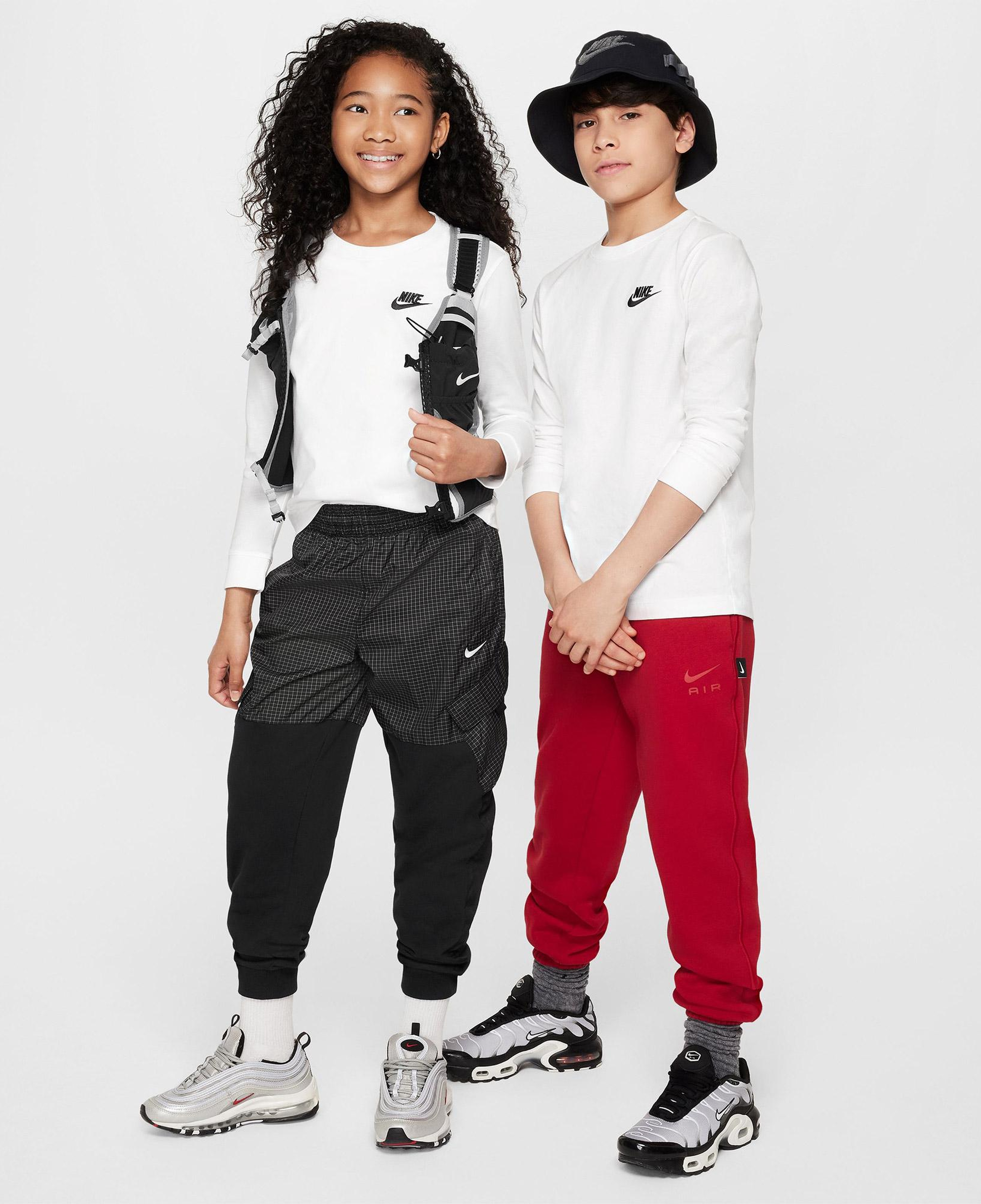 Nike Sportswear Futura Genç Çocuk Beyaz Uzun Kollu T-Shirt