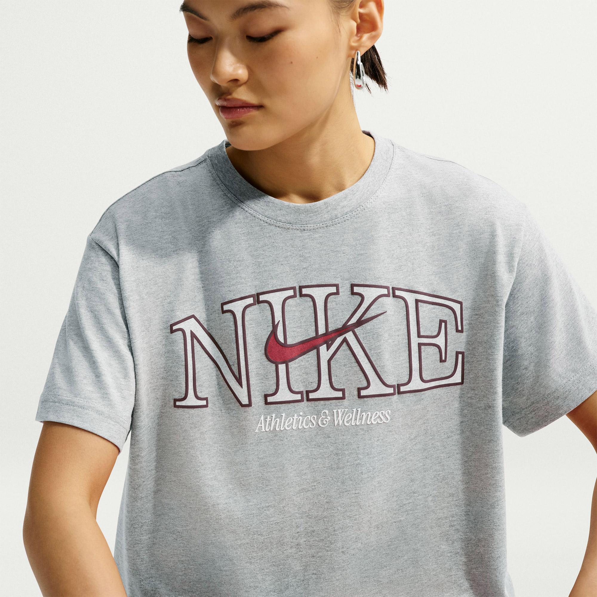 Nike Sportswear Classic Kadın Gri T-Shirt