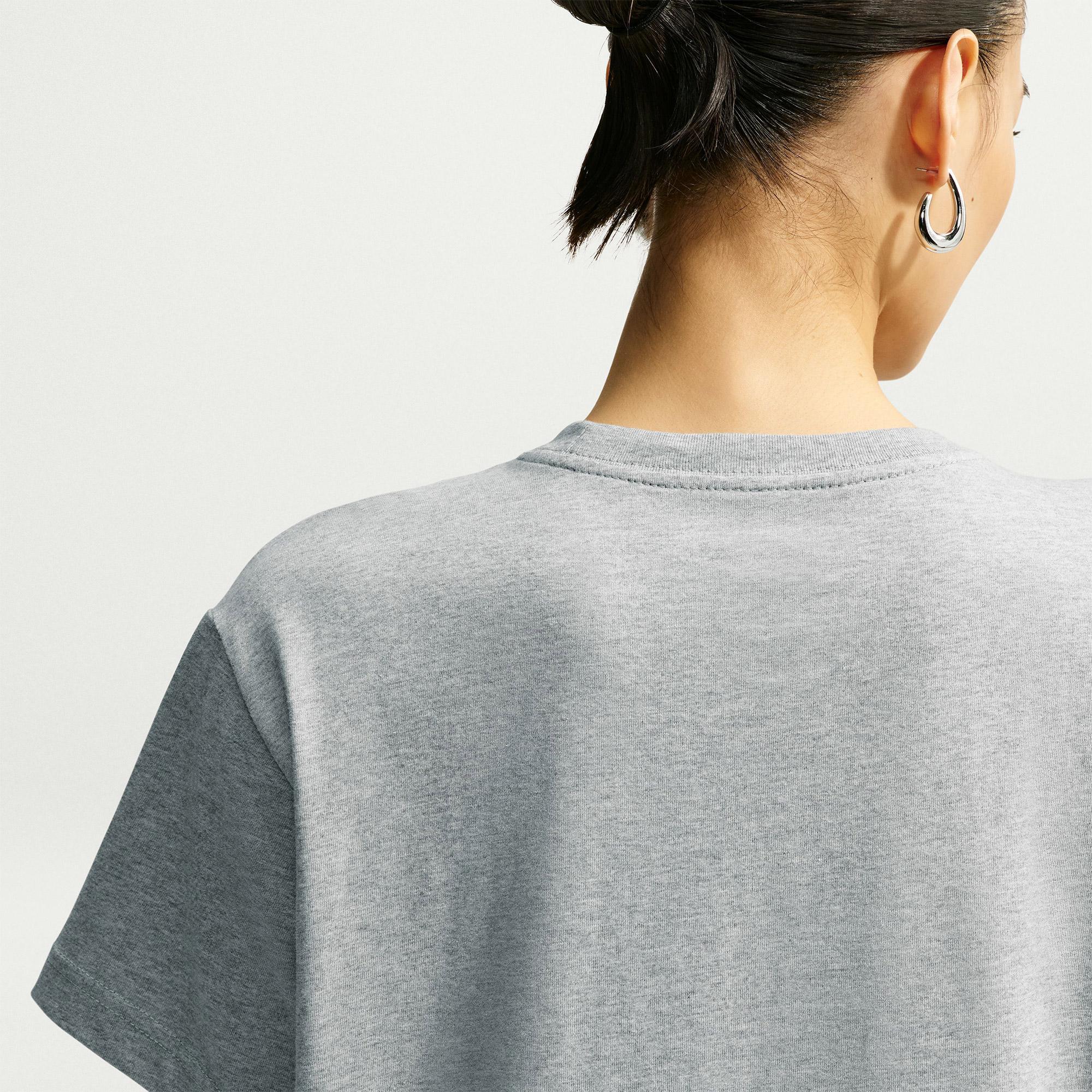 Nike Sportswear Classic Kadın Gri T-Shirt