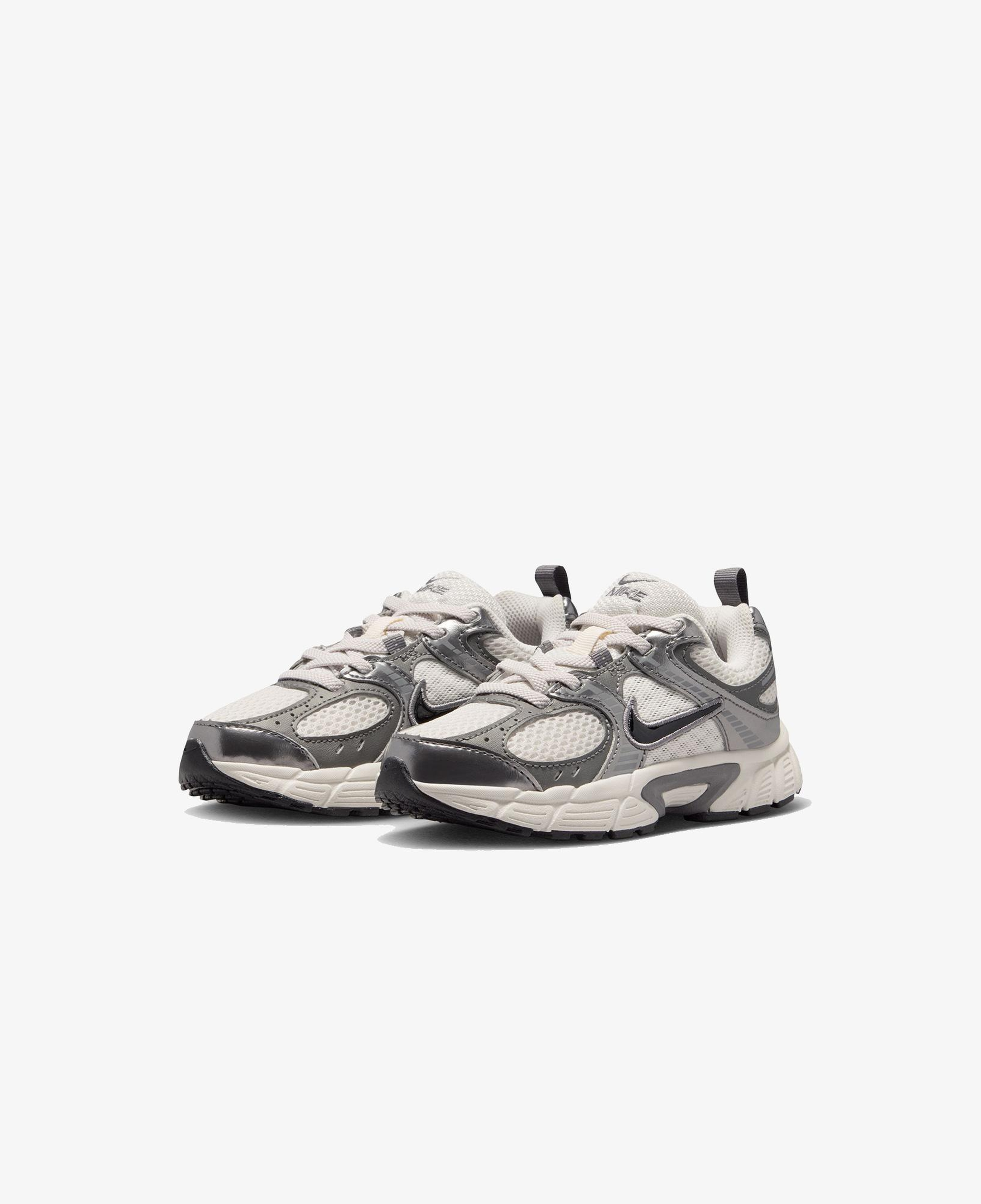 Nike V5 RNR Çocuk Gri Spor Ayakkabı