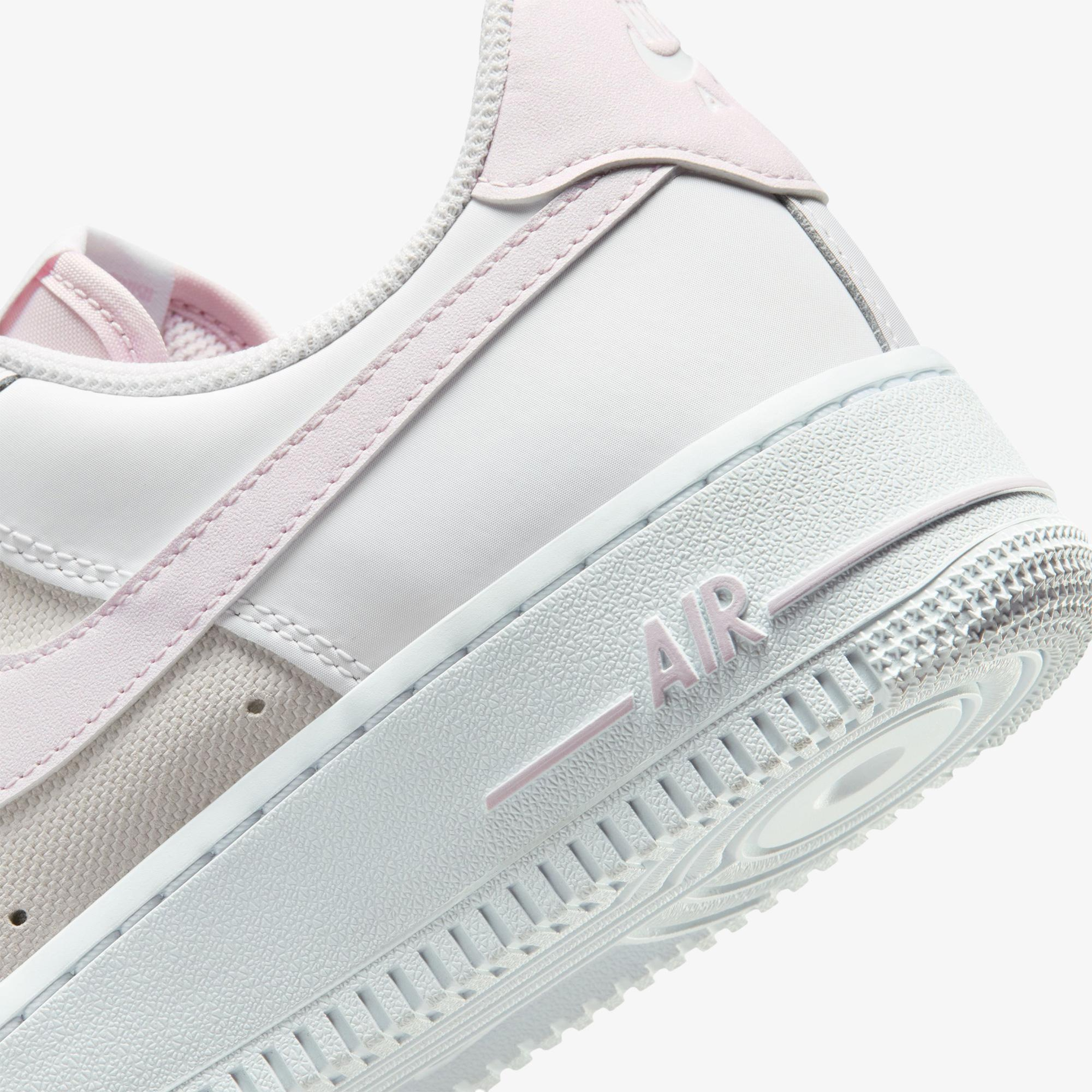 Nike Air Force 1 '07 SE Kadın Beyaz Spor Ayakkabı