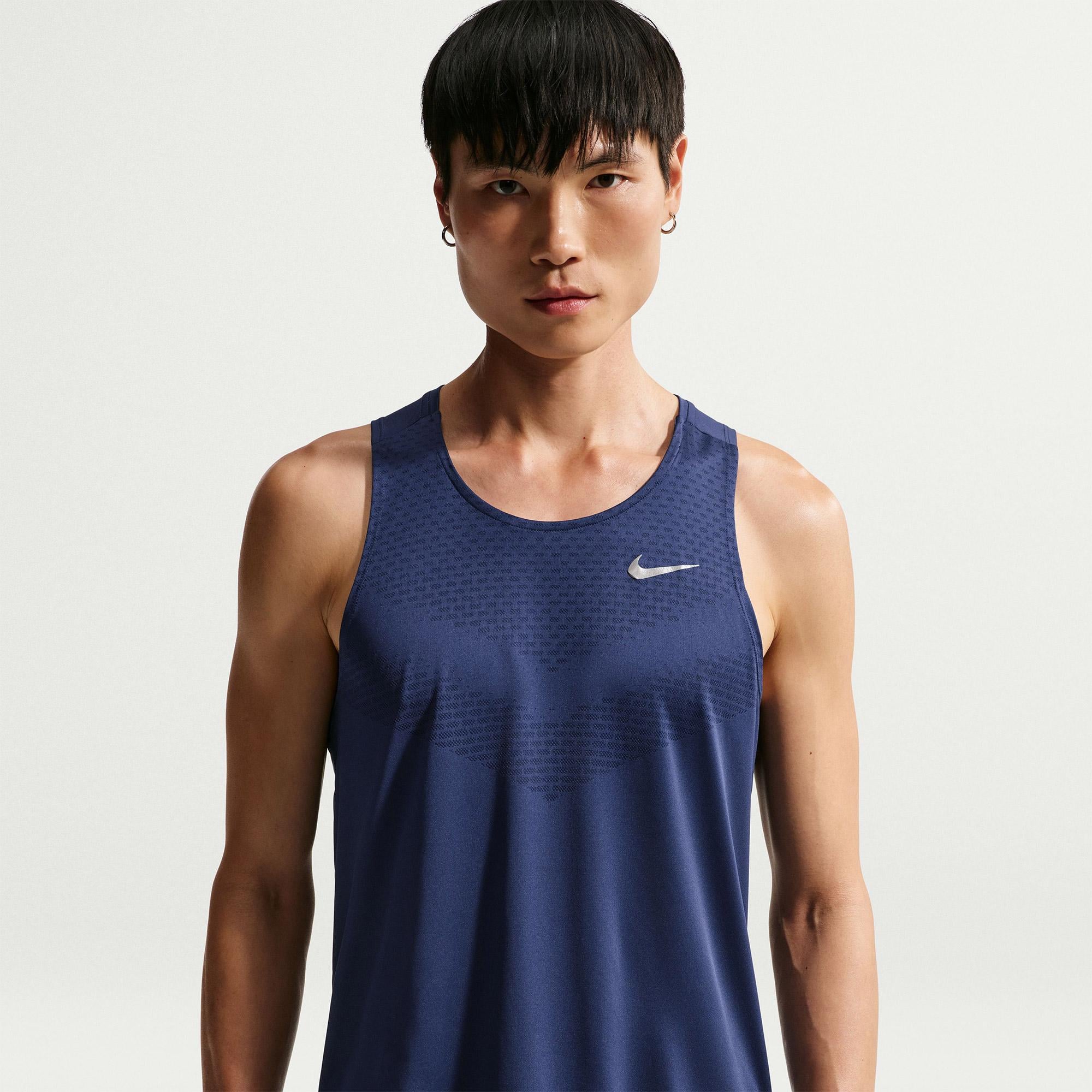 Nike Dri-Fit ADV Stride Erkek Lacivert Kolsuz T-Shirt
