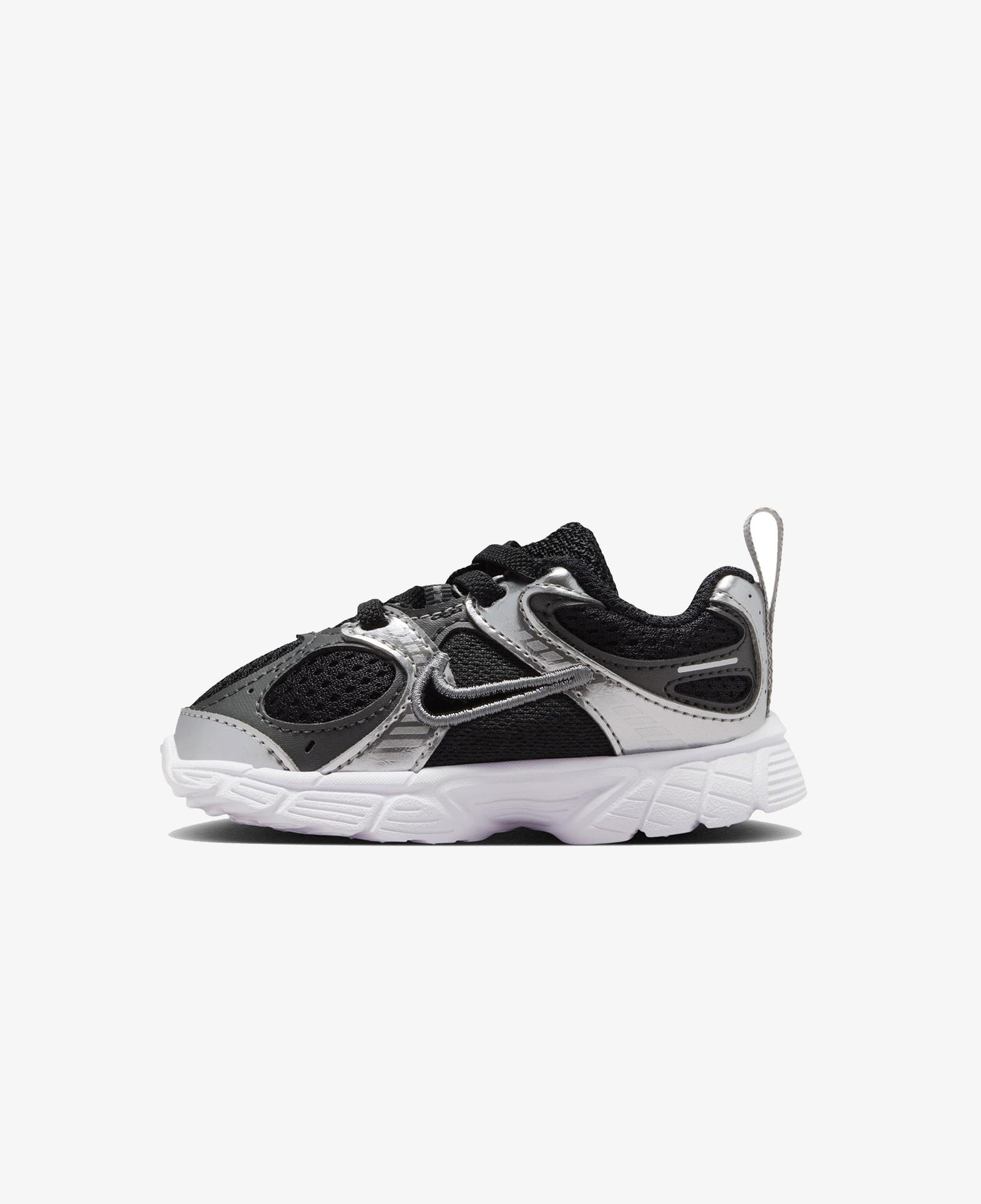 Nike V5 RNR Çocuk Siyah Spor Ayakkabı