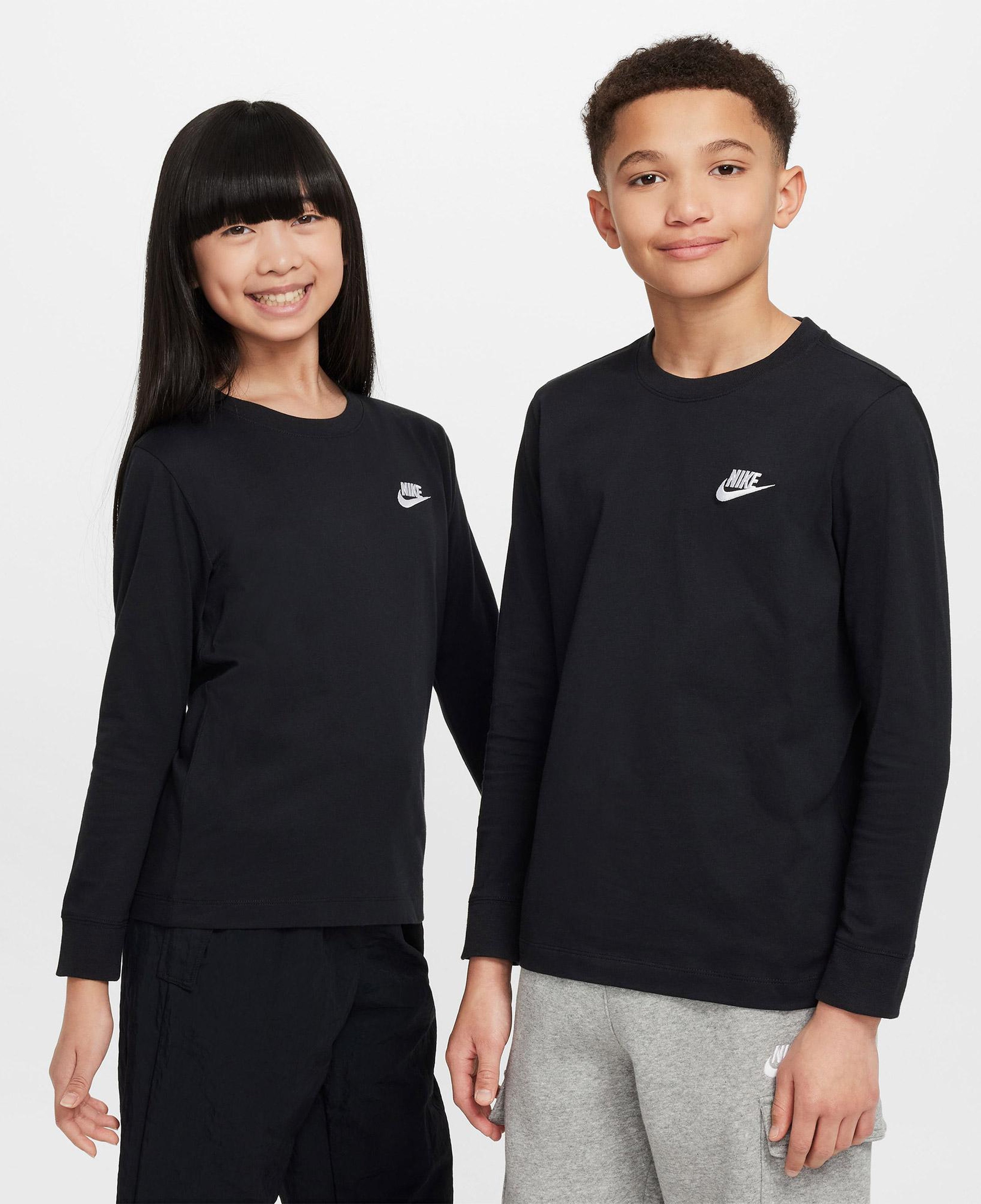 Nike Sportswear Futura Genç Çocuk Siyah Uzun Kollu T-Shirt