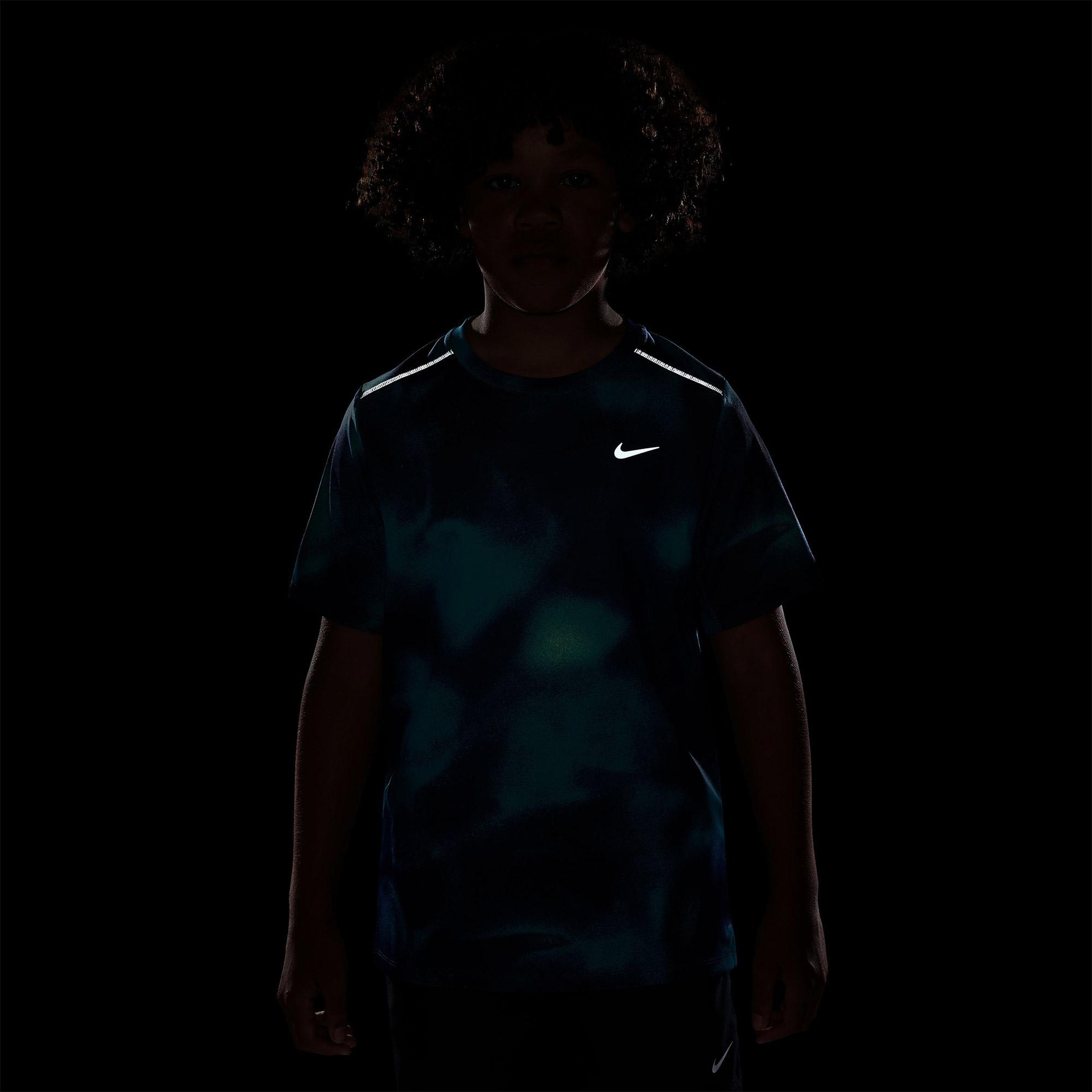 Nike Dri-Fit Miler Genç Çocuk Yeşil T-Shirt