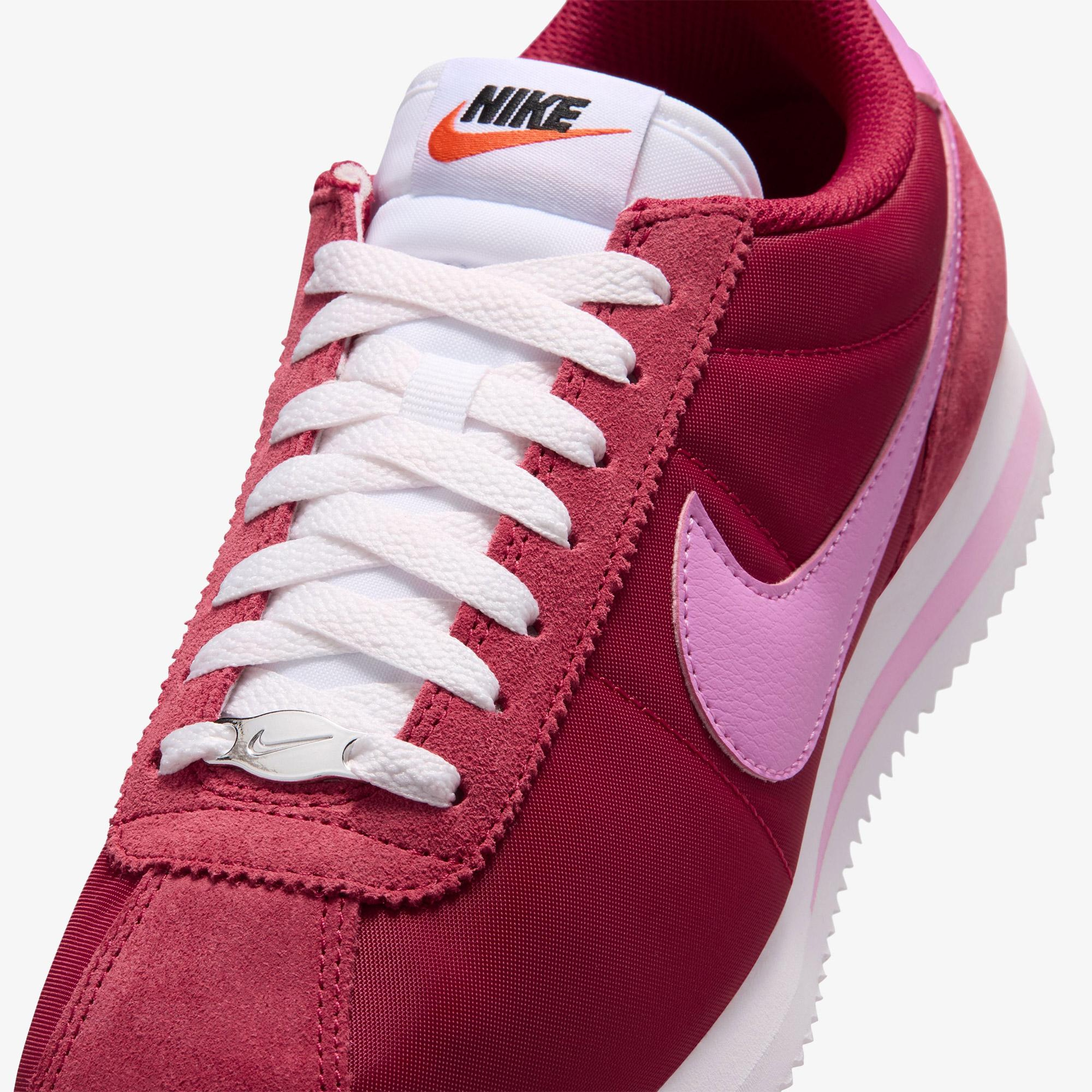 Nike Cortez Kadın Kırmızı Spor Ayakkabı