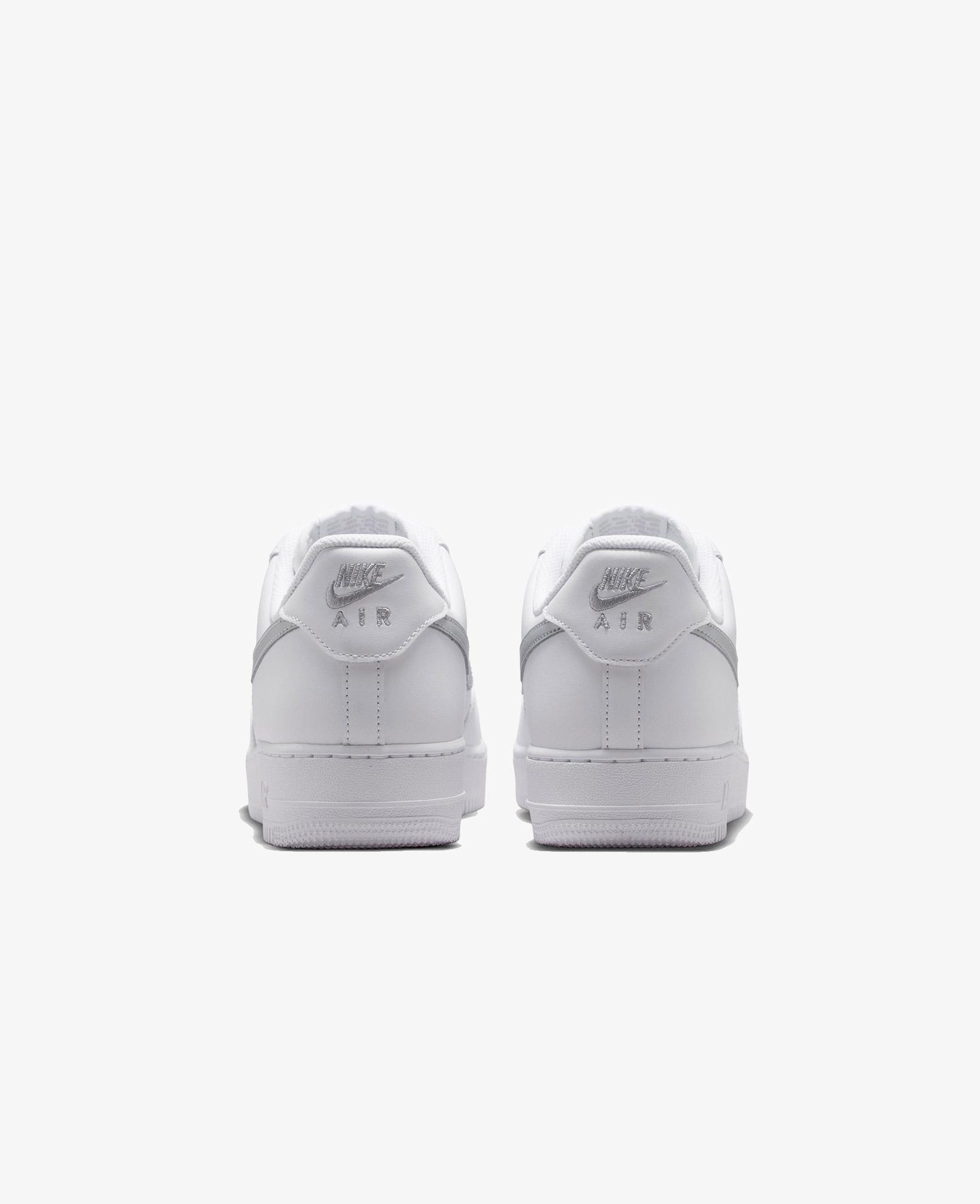 Nike Air Force 1 '07 Erkek Beyaz Spor Ayakkabı
