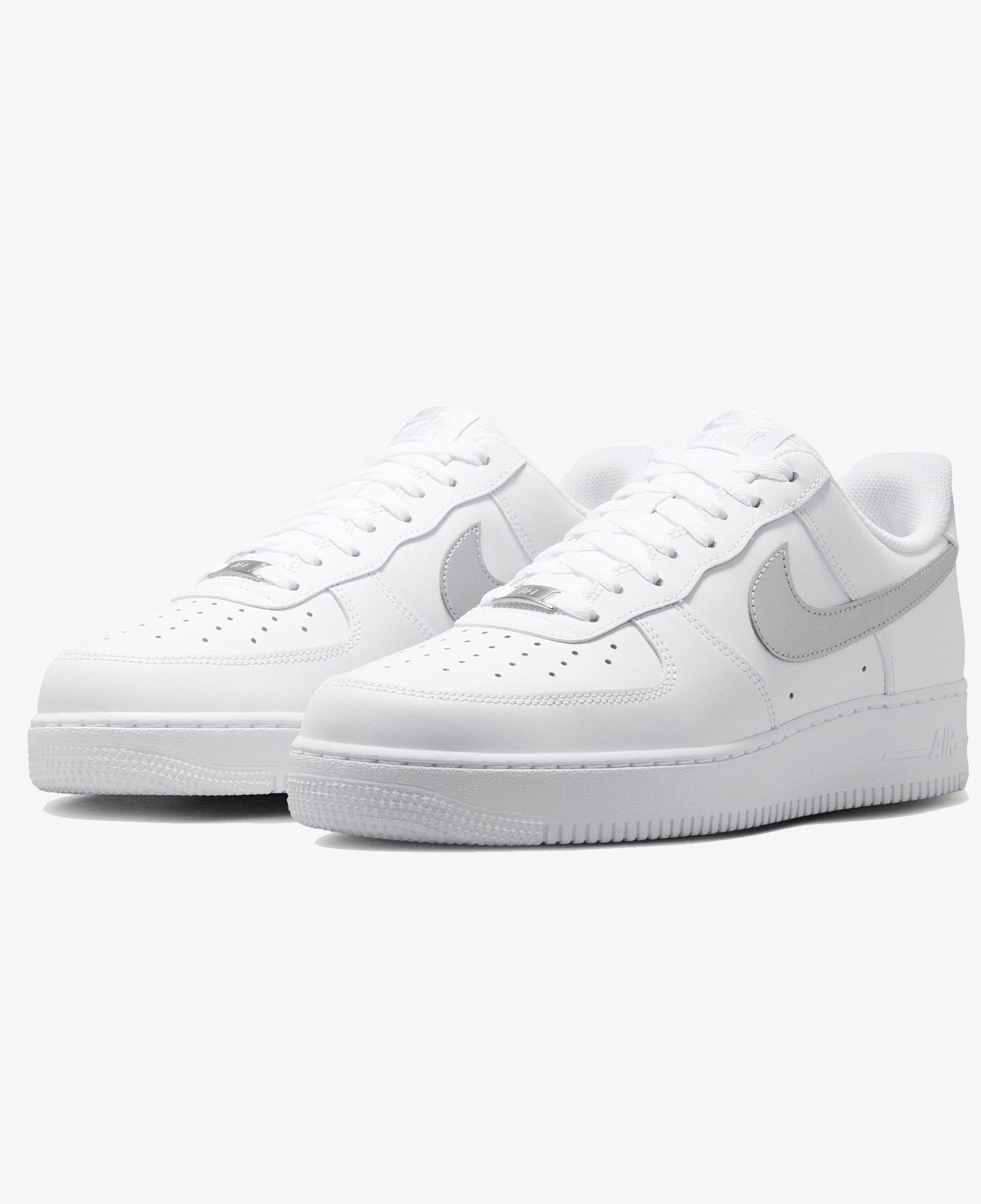 Nike Air Force 1 '07 Erkek Beyaz Spor Ayakkabı