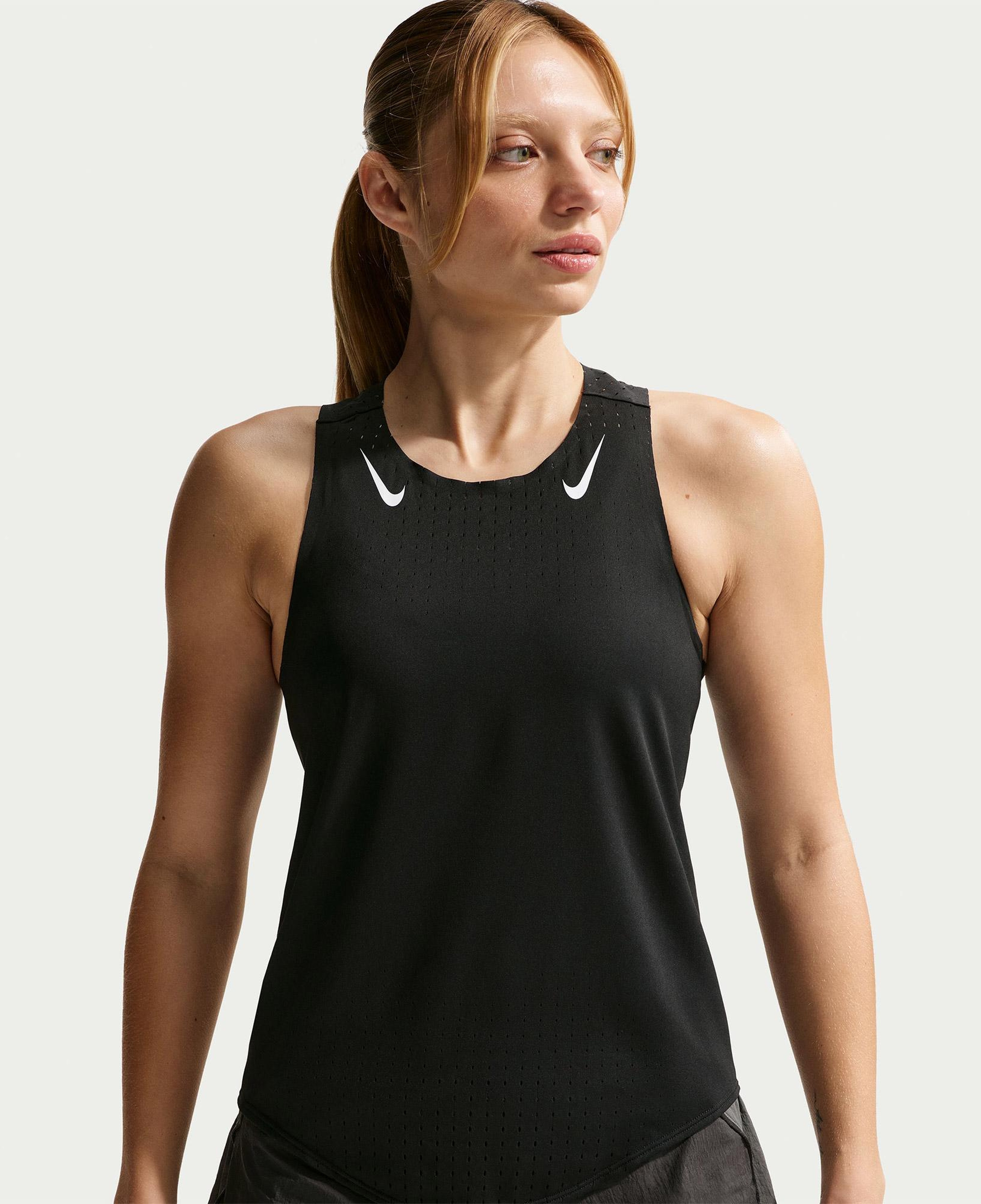 Nike AeroSwift Dri-Fit ADV Kadın Siyah Kolsuz T-Shirt