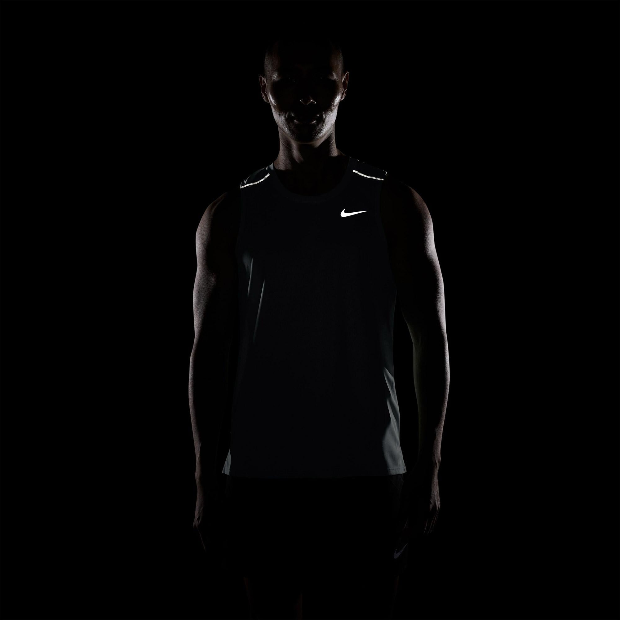 Nike Dri-Fit Miler Erkek Gri Kolsuz T-Shirt