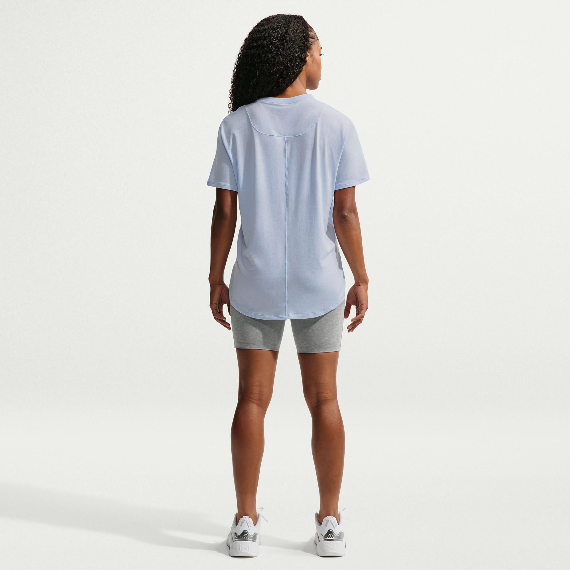 Nike One Relaxed Dri-Fit Kadın Mavi T-Shirt