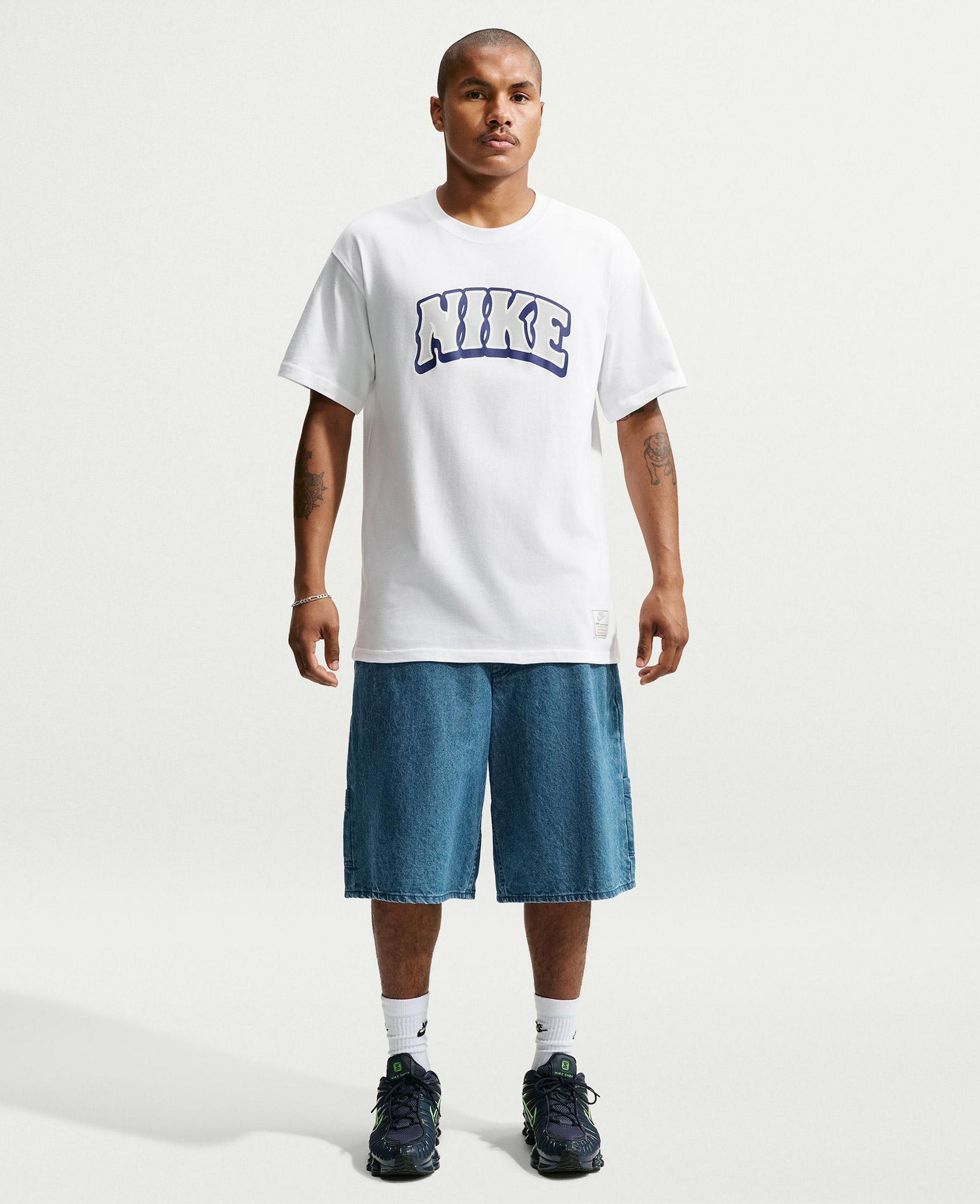 Nike Sportswear Loose Ball Erkek Beyaz T-Shirt