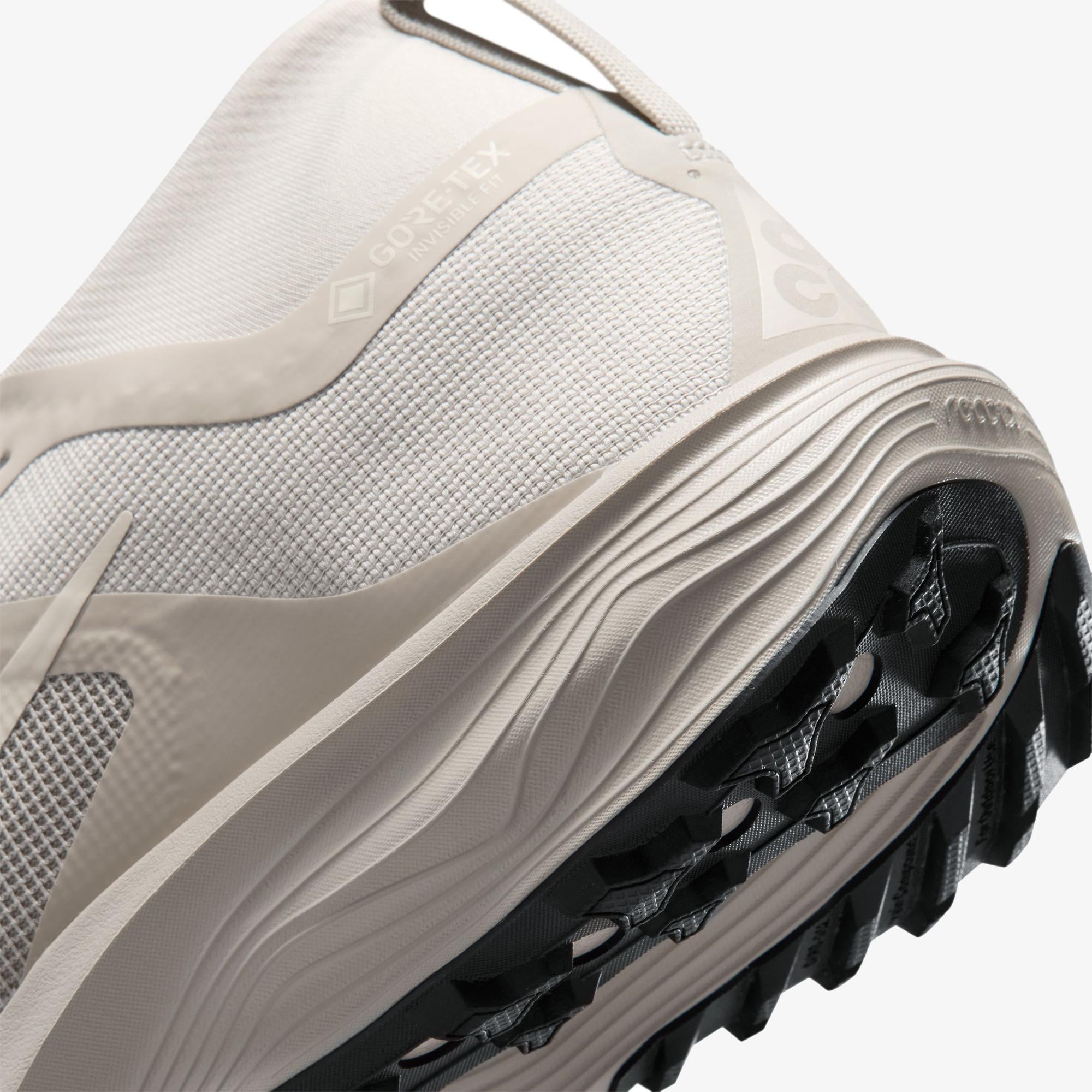 Nike ACG Pegasus Trail Gore-Tex Kadın Krem Rengi Spor Ayakkabı