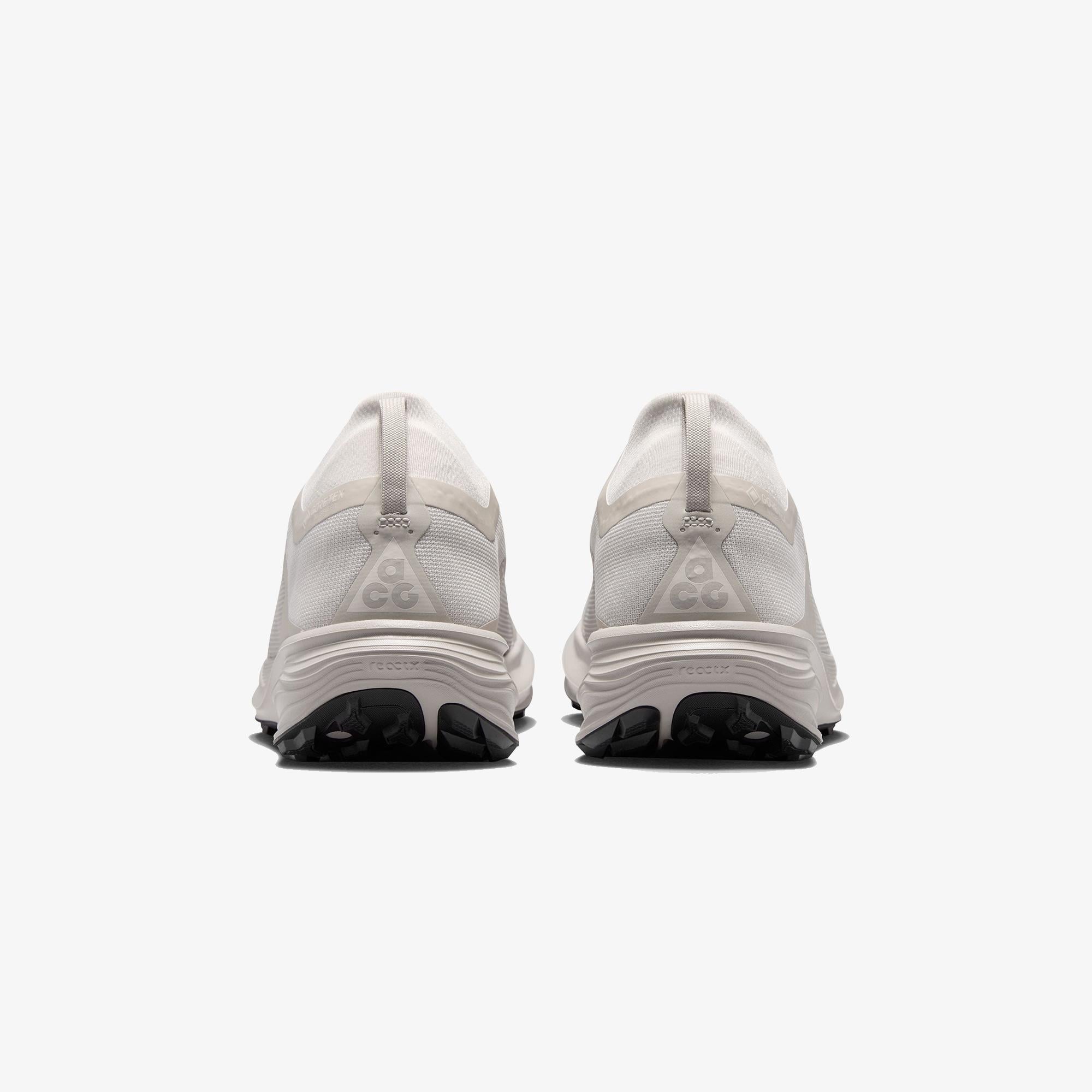 Nike ACG Pegasus Trail Gore-Tex Kadın Krem Rengi Spor Ayakkabı